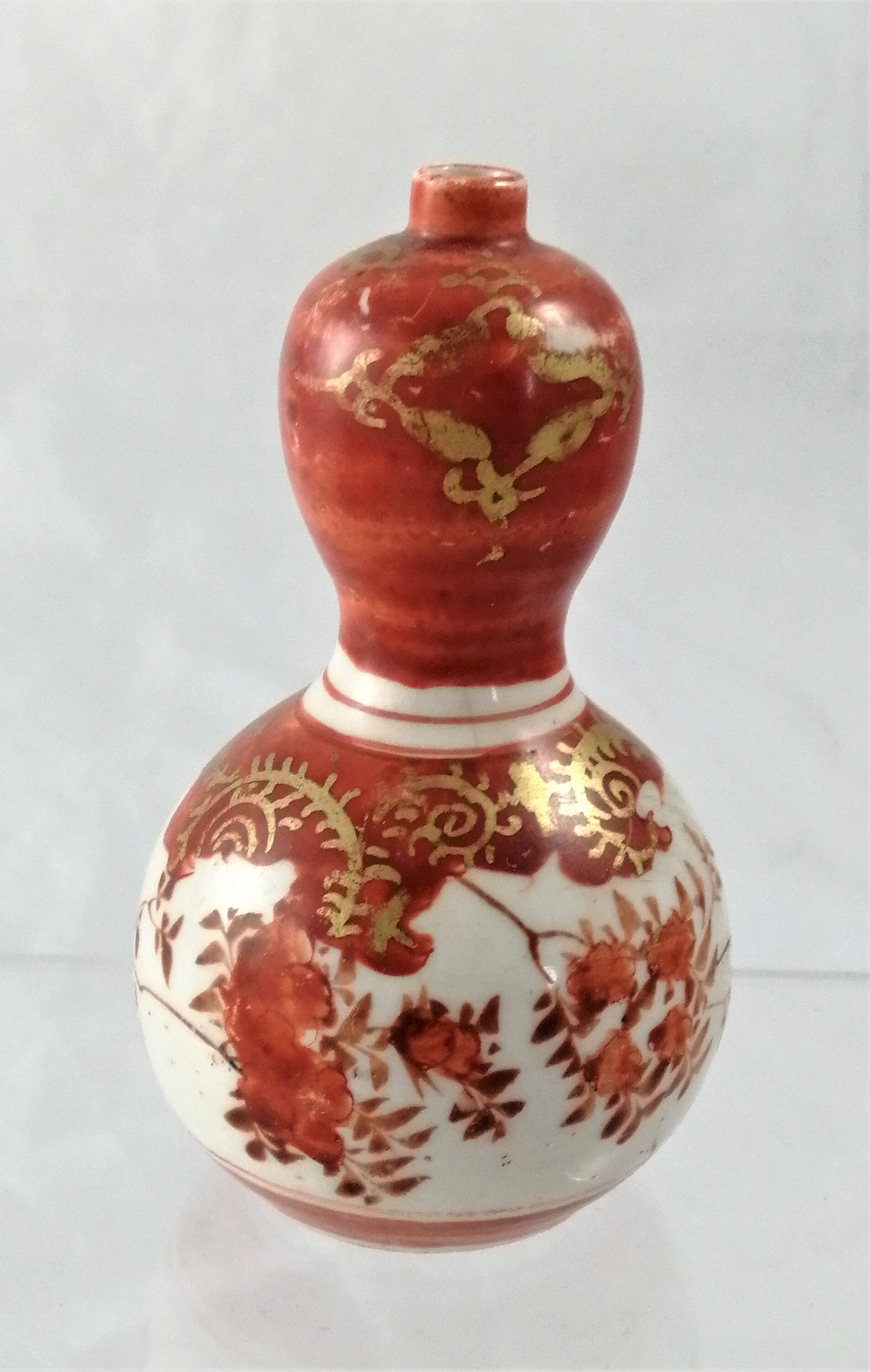 Dish, Plates, Vase, Gourd Vase (3) - Kutani, 九谷造 - Porcelain - Japan - Early 20th century