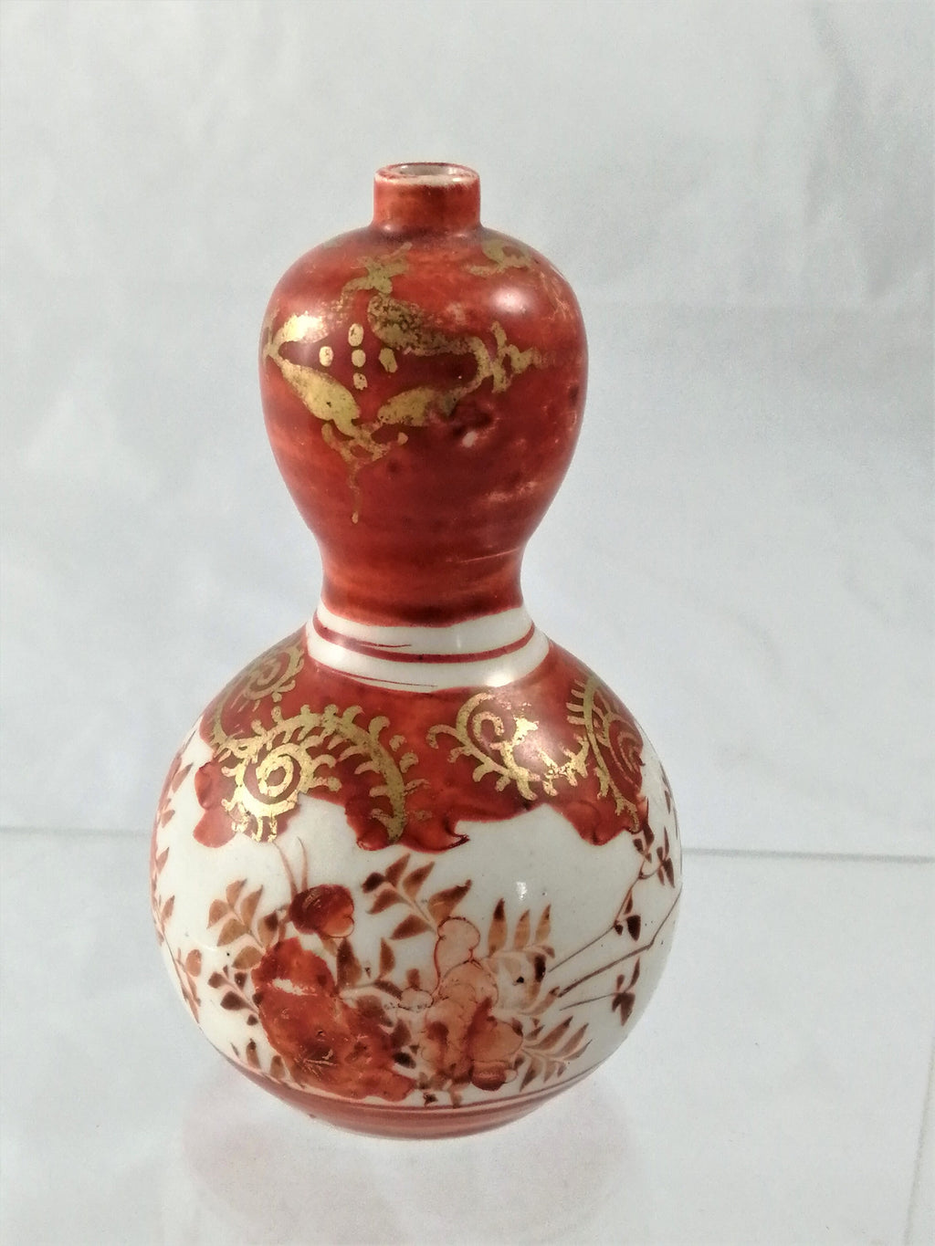 Dish, Plates, Vase, Gourd Vase (3) - Kutani, 九谷造 - Porcelain - Japan - Early 20th century