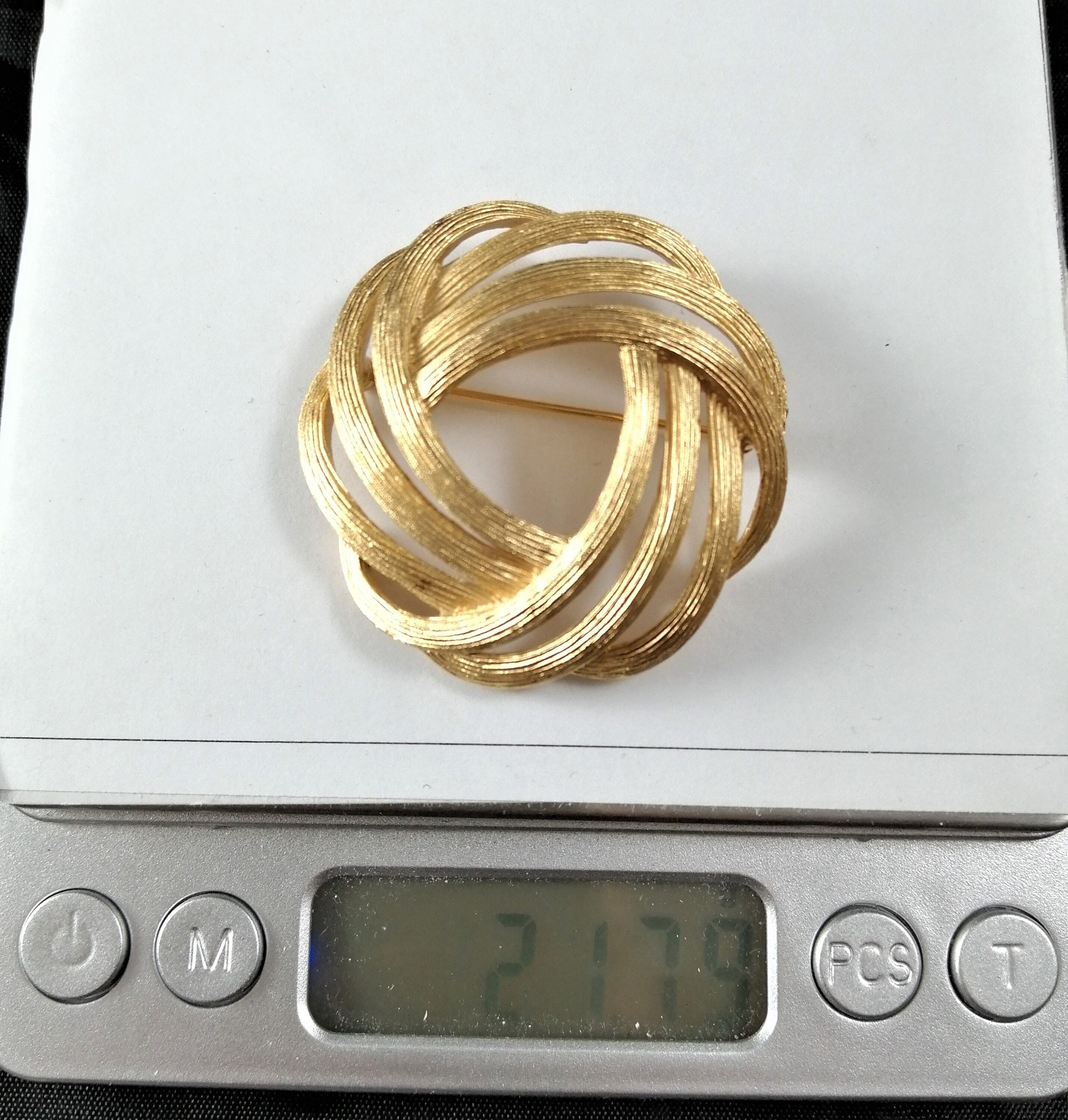 Trifari Vintage Gold Plated Torus Brooch