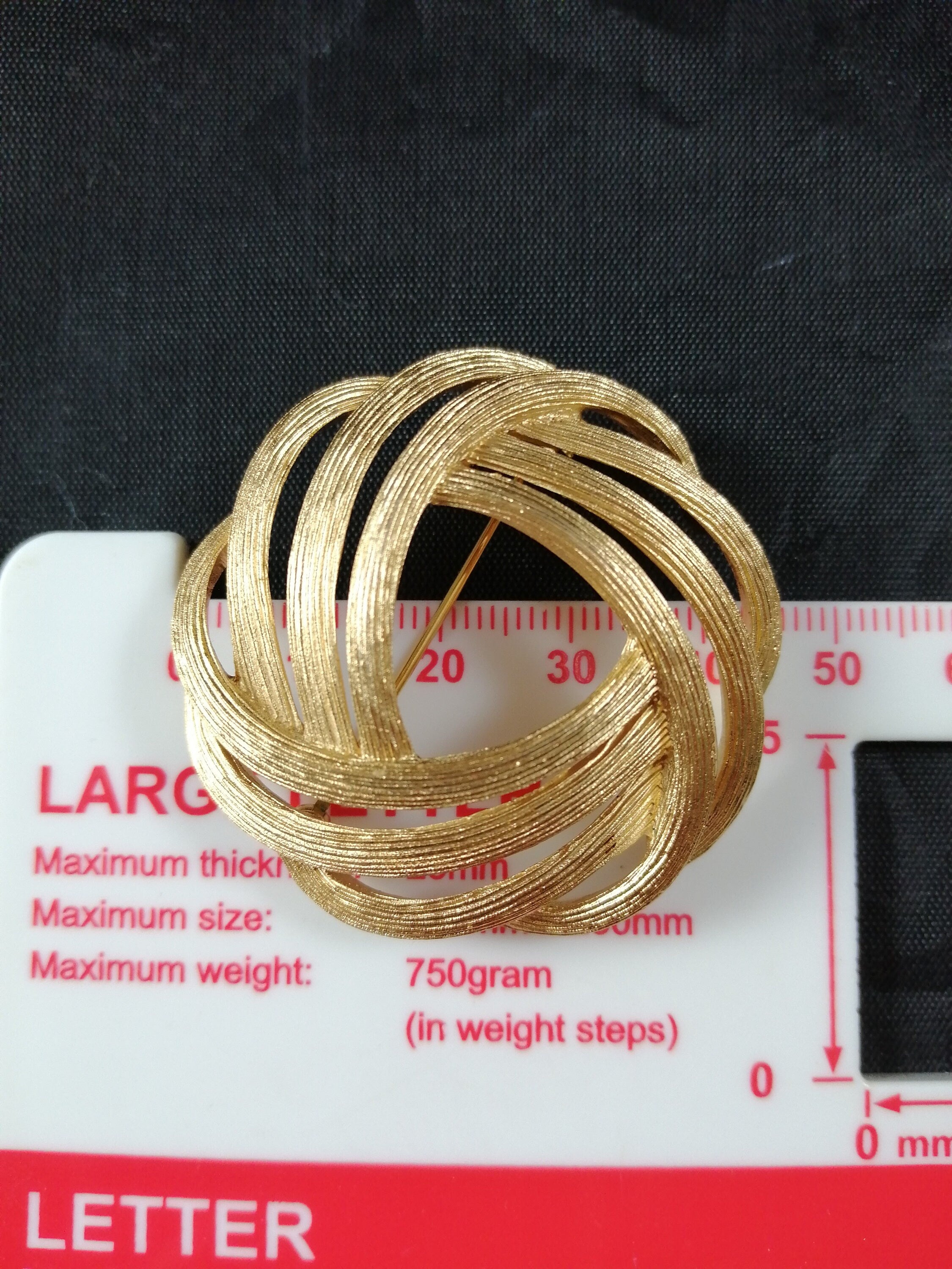 Trifari Vintage Gold Plated Torus Brooch