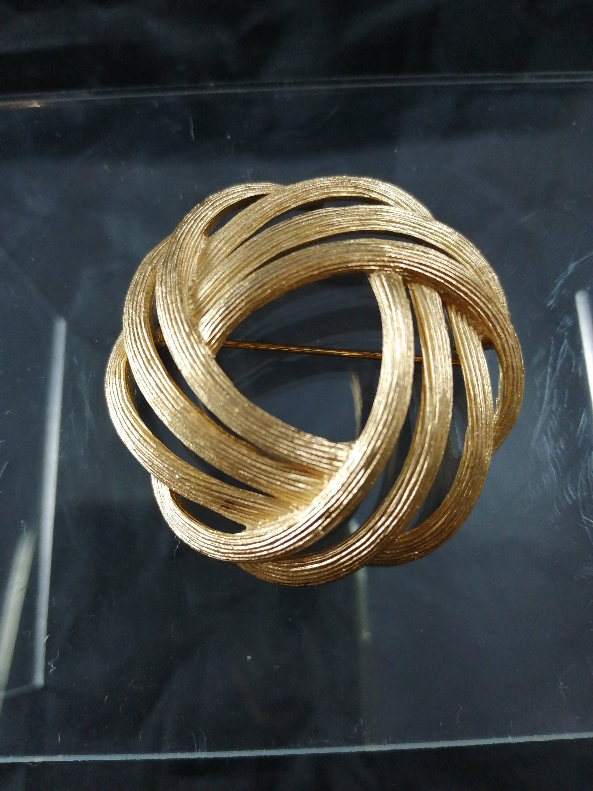 Trifari Vintage Gold Plated Torus Brooch