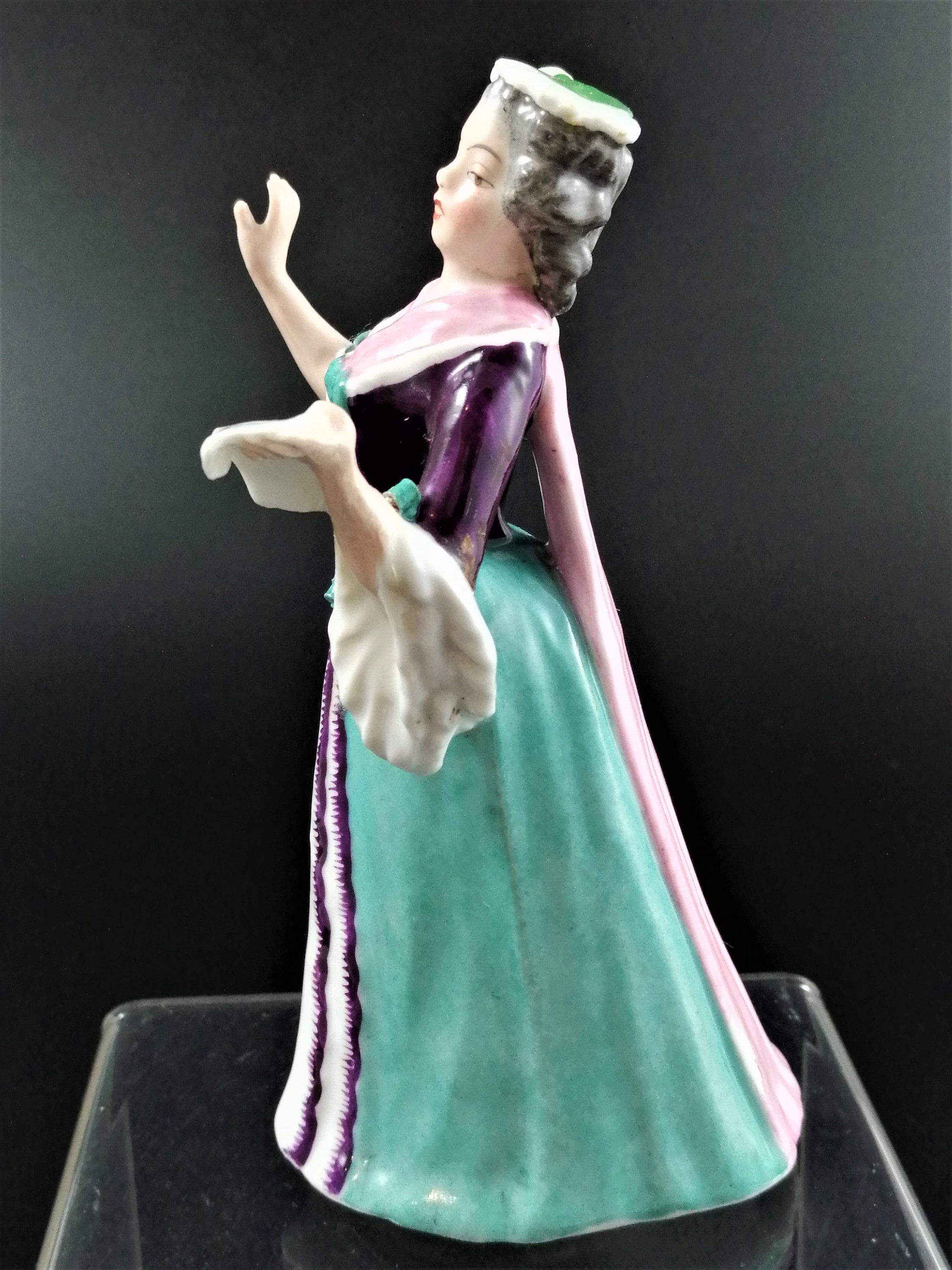 Antique figurine , Jerome Vincent Dubois at La Courtille factory in Paris, late 18th century