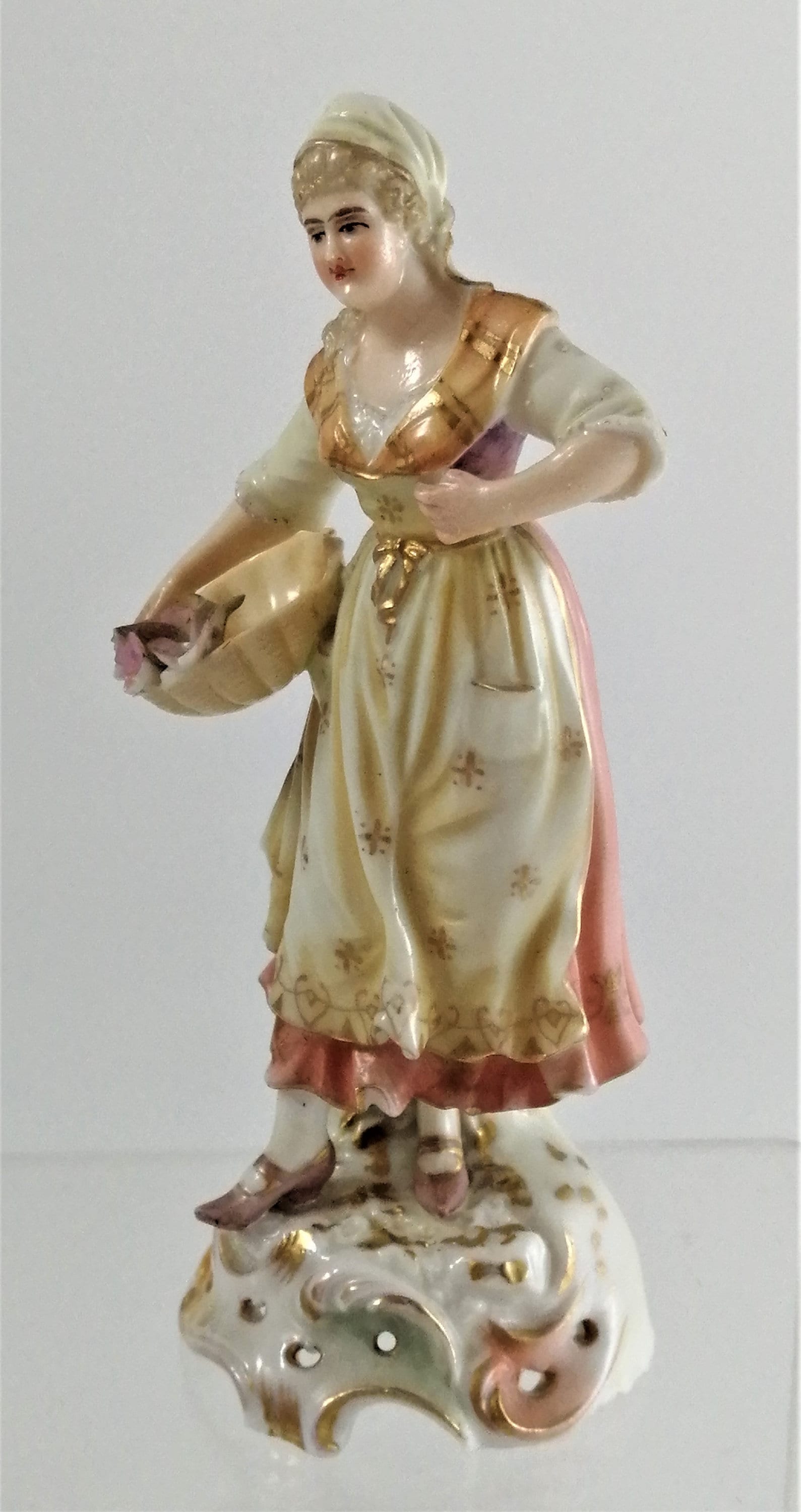 Le Nove antique porcelain figurine, mid 19th century.