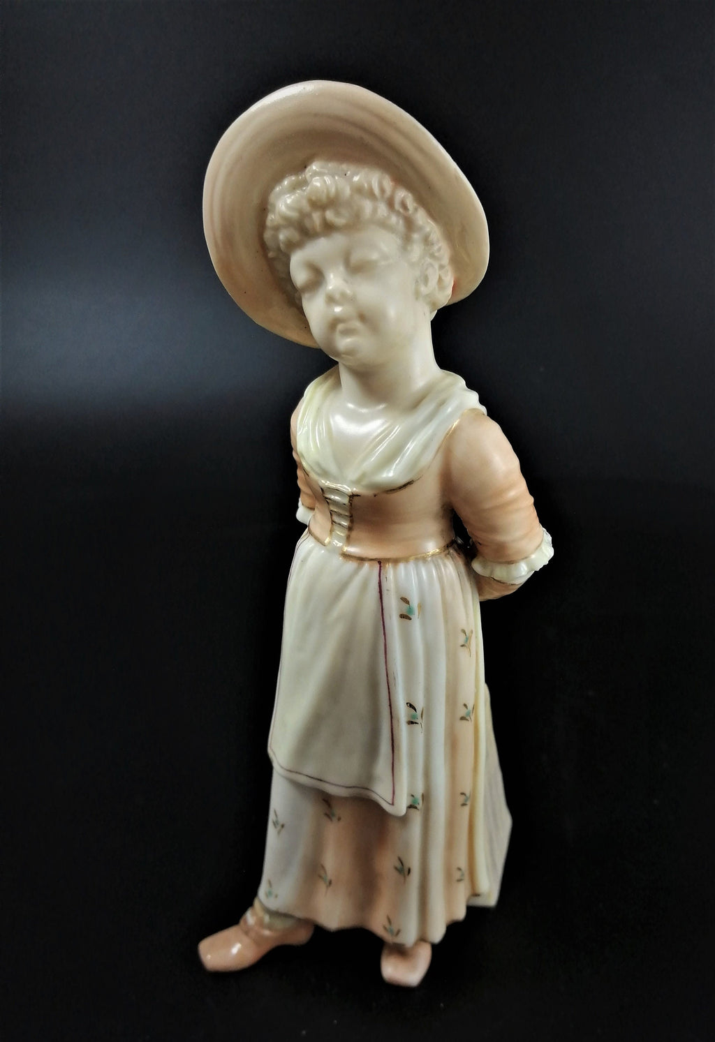 Antique Royal Worcester figural girl pepper/salt/sugar shaker, с.1886