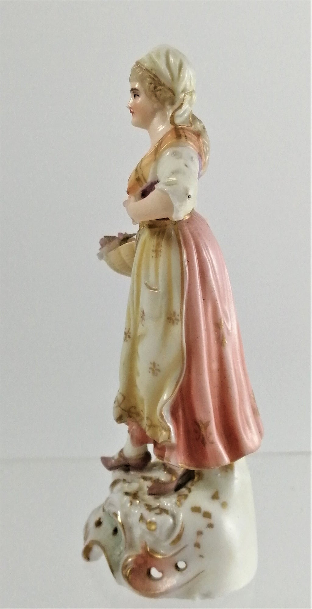 Le Nove antique porcelain figurine, mid 19th century.