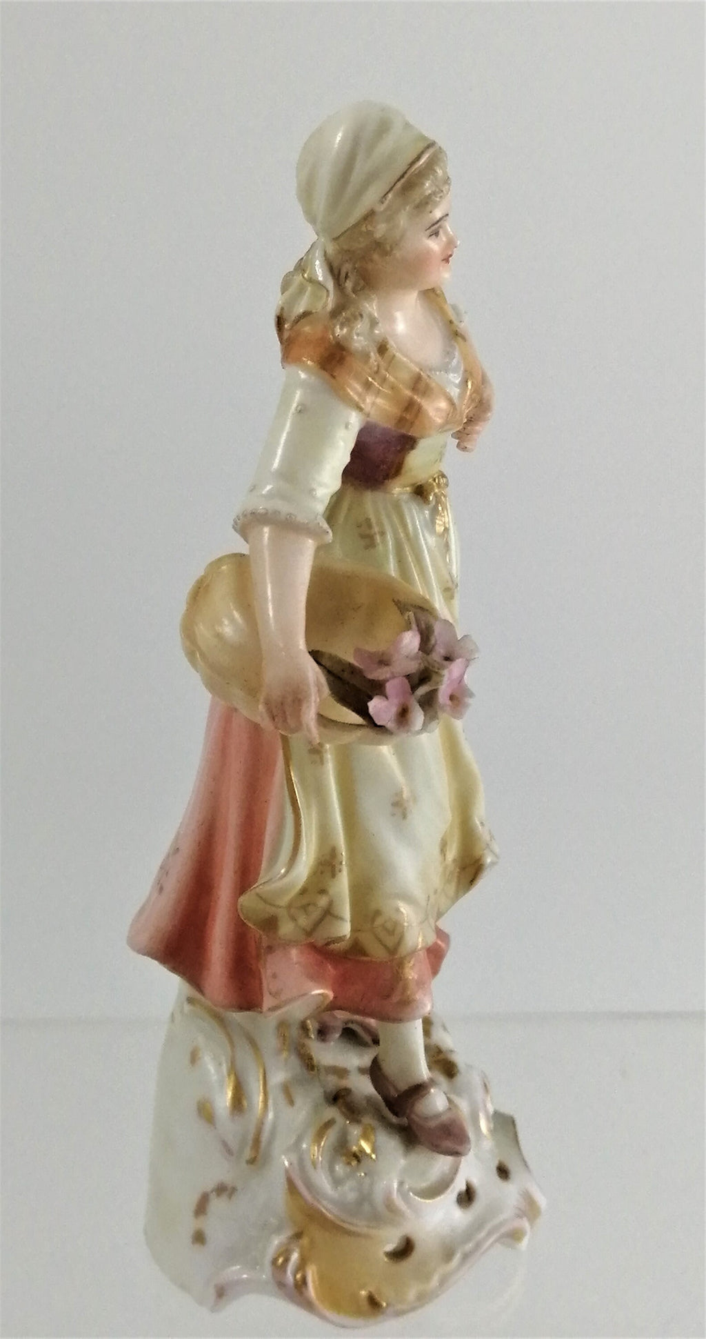 Le Nove antique porcelain figurine, mid 19th century.