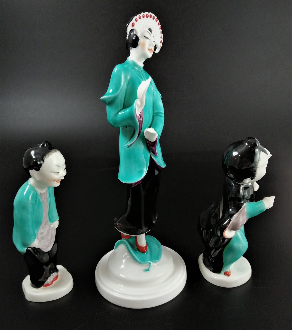 Vintage triptych of three Chinoiserie figurines,Royal Worcester