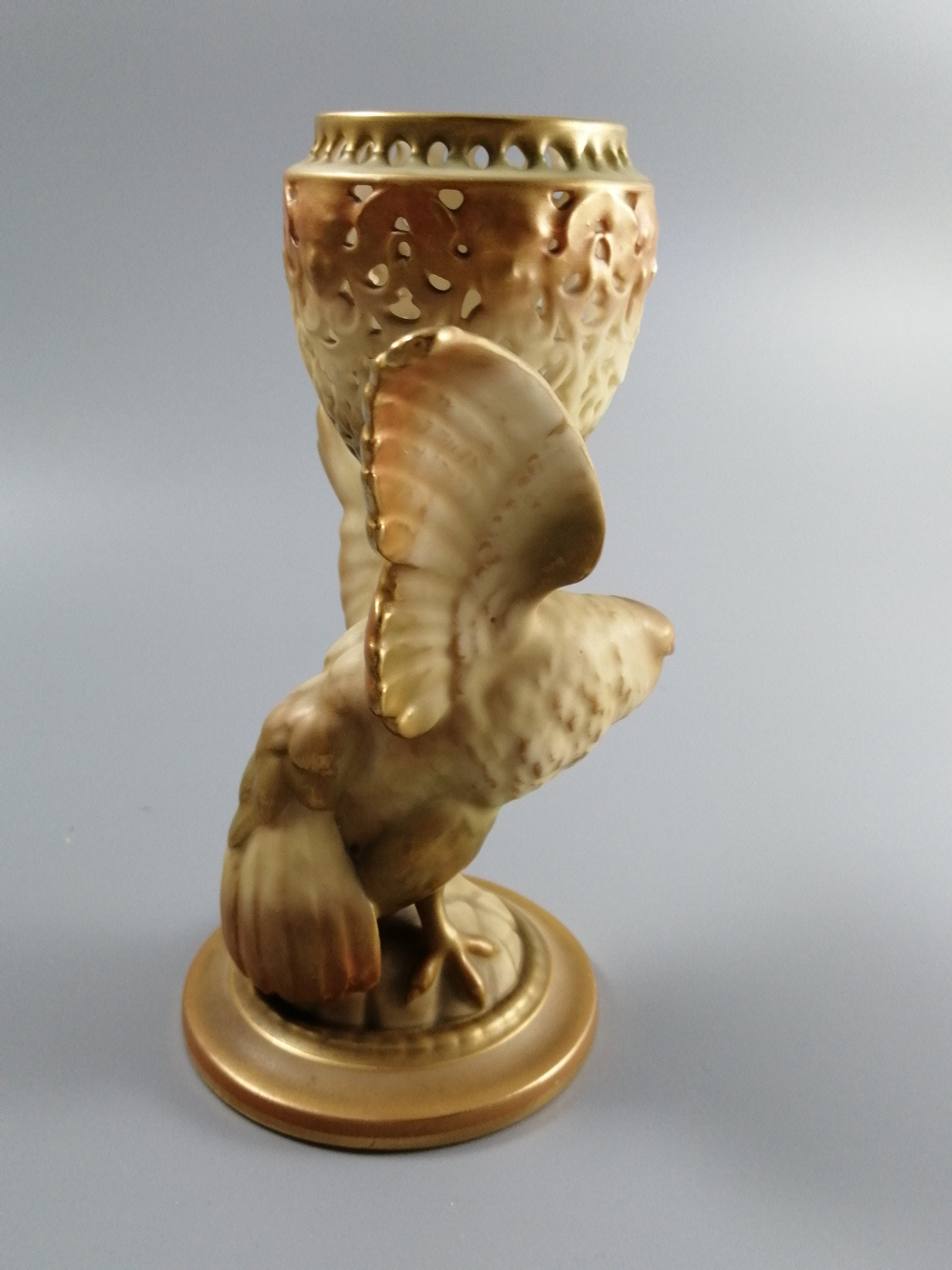 Royal Worcester eagle reticulated pot pourri 1920