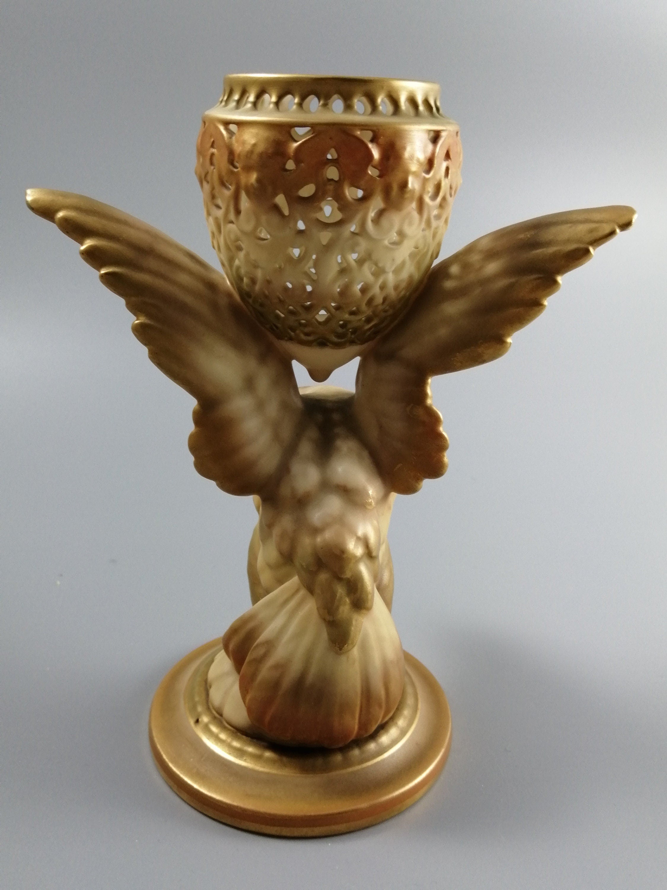 Royal Worcester eagle reticulated pot pourri 1920