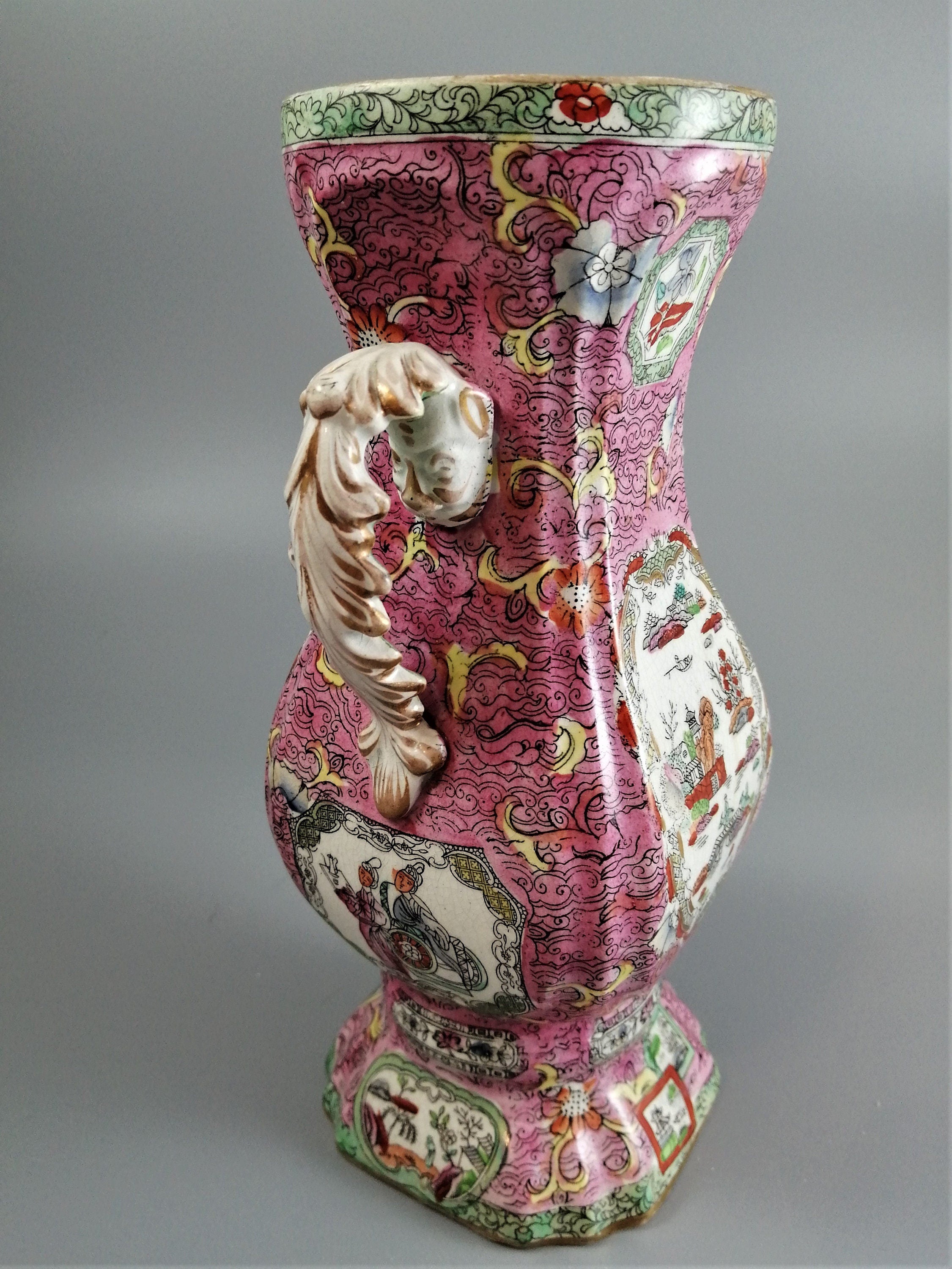 Antique Mason's Ironstone vase, circa 1810. Extremely rare example