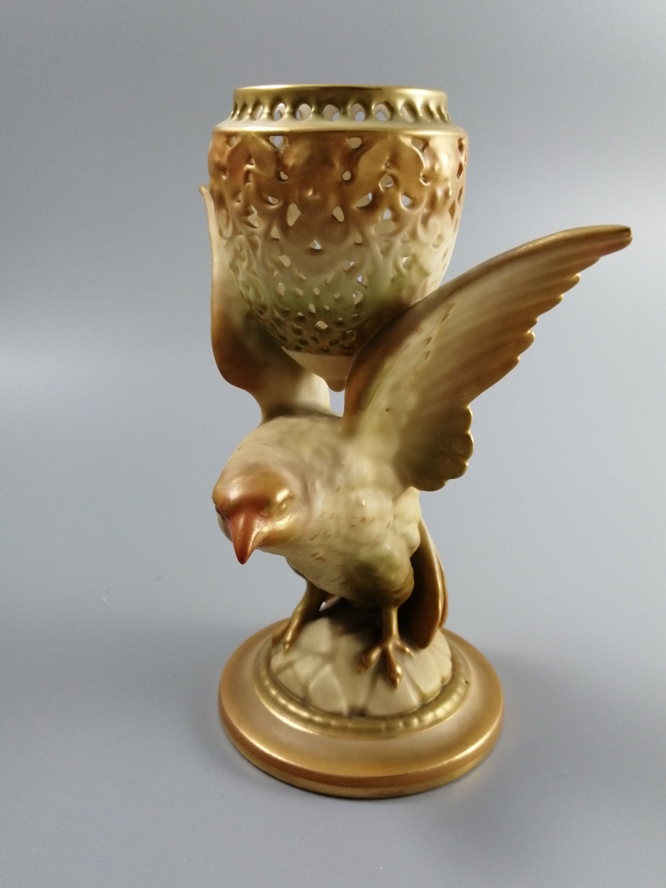 Royal Worcester eagle reticulated pot pourri 1920
