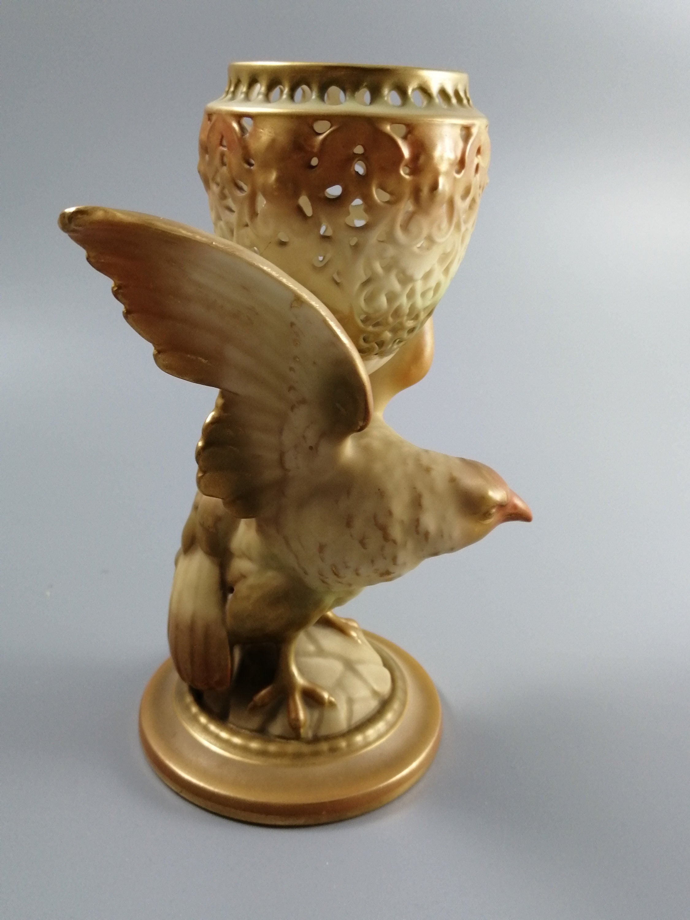 Royal Worcester eagle reticulated pot pourri 1920