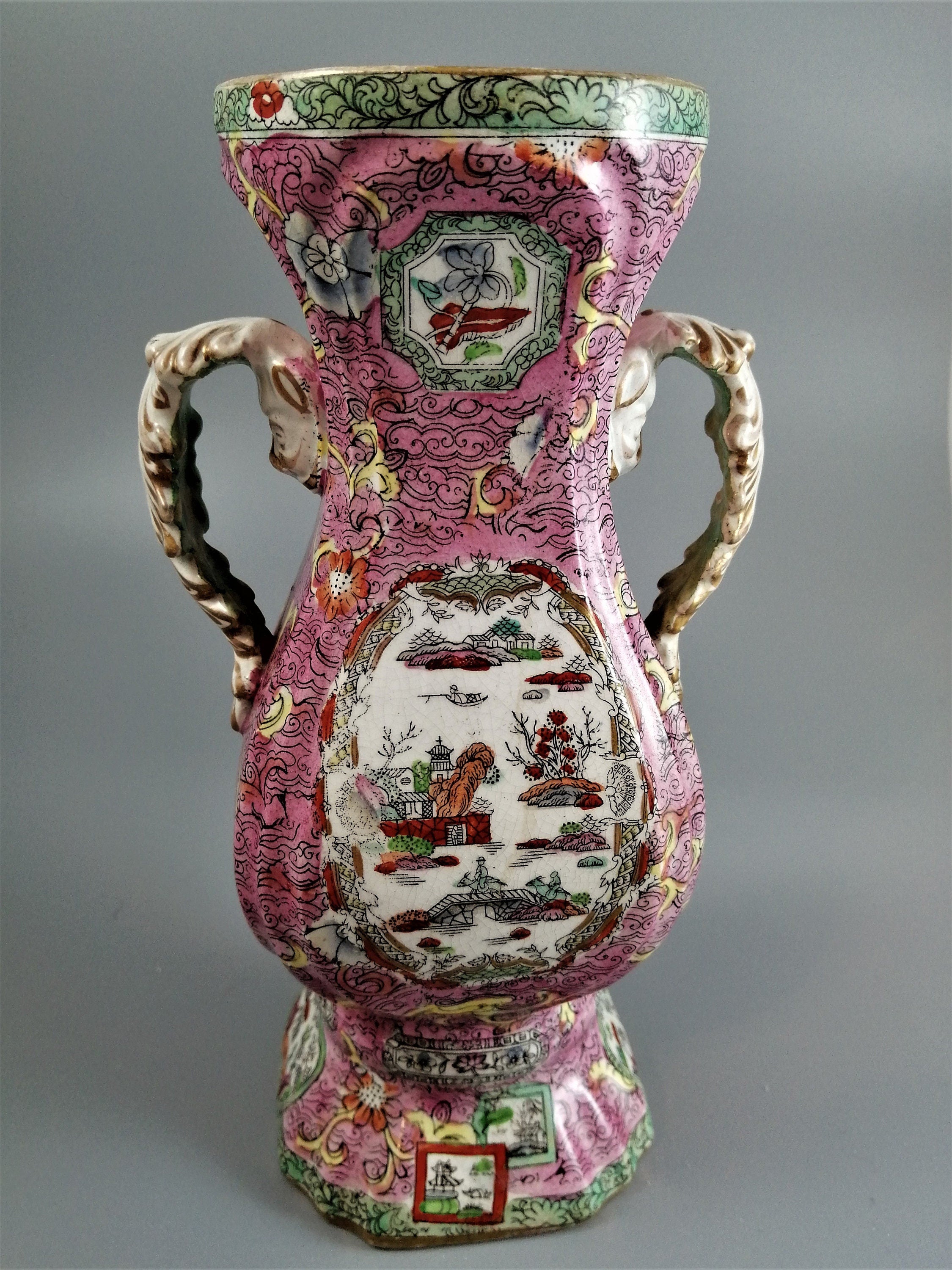 Antique Mason's Ironstone vase, circa 1810. Extremely rare example