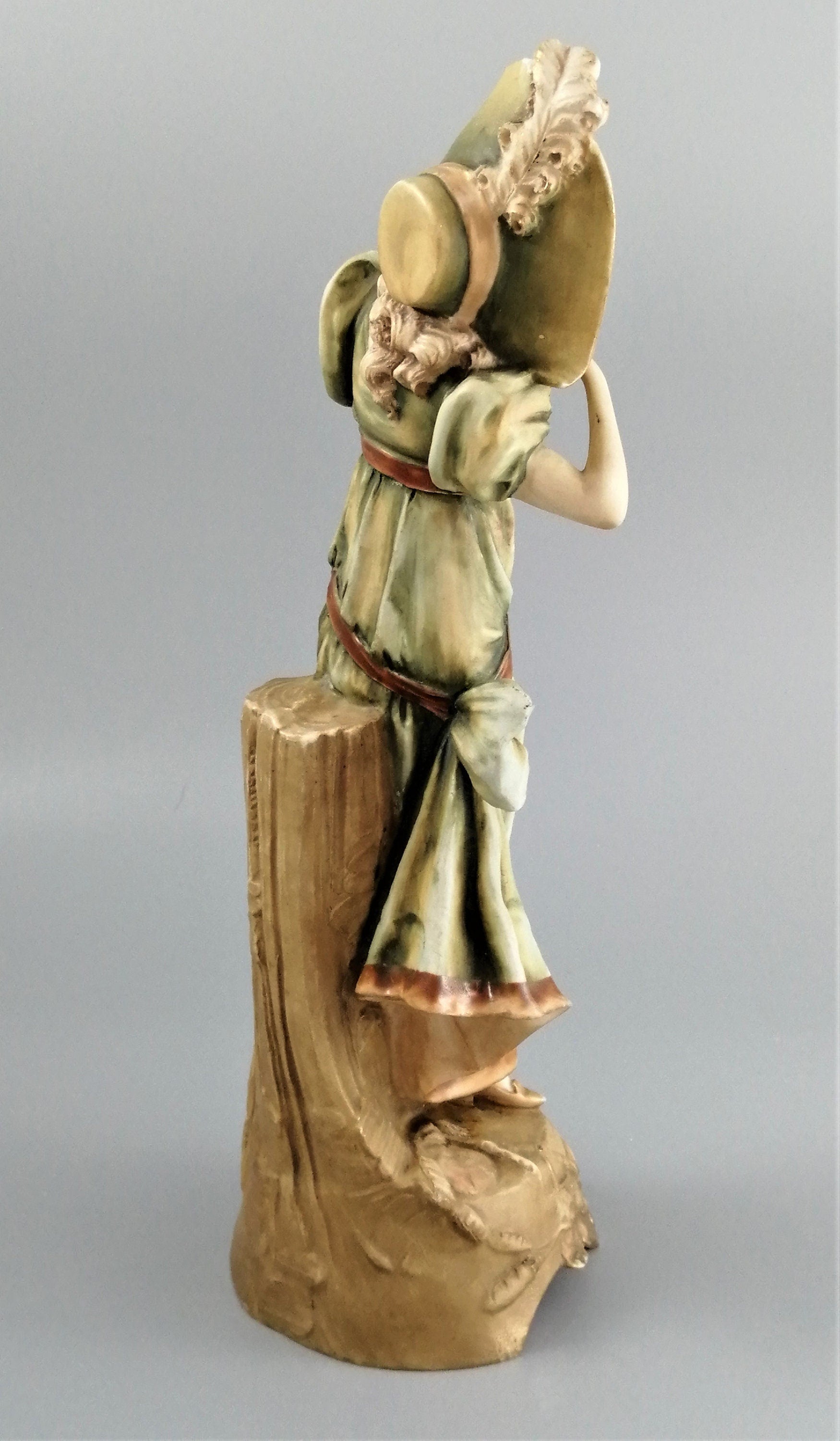 Ernst Wahliss Antique Porcelain Figurine: Elegant Lady with Bonnet, Vienna Mark