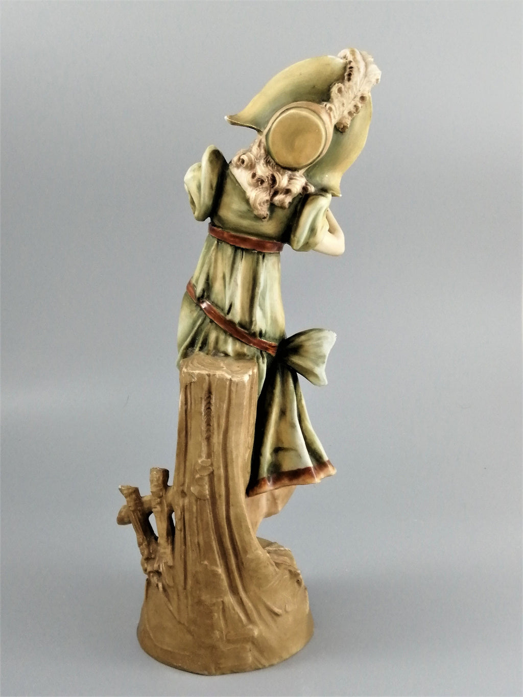 Ernst Wahliss Antique Porcelain Figurine: Elegant Lady with Bonnet, Vienna Mark