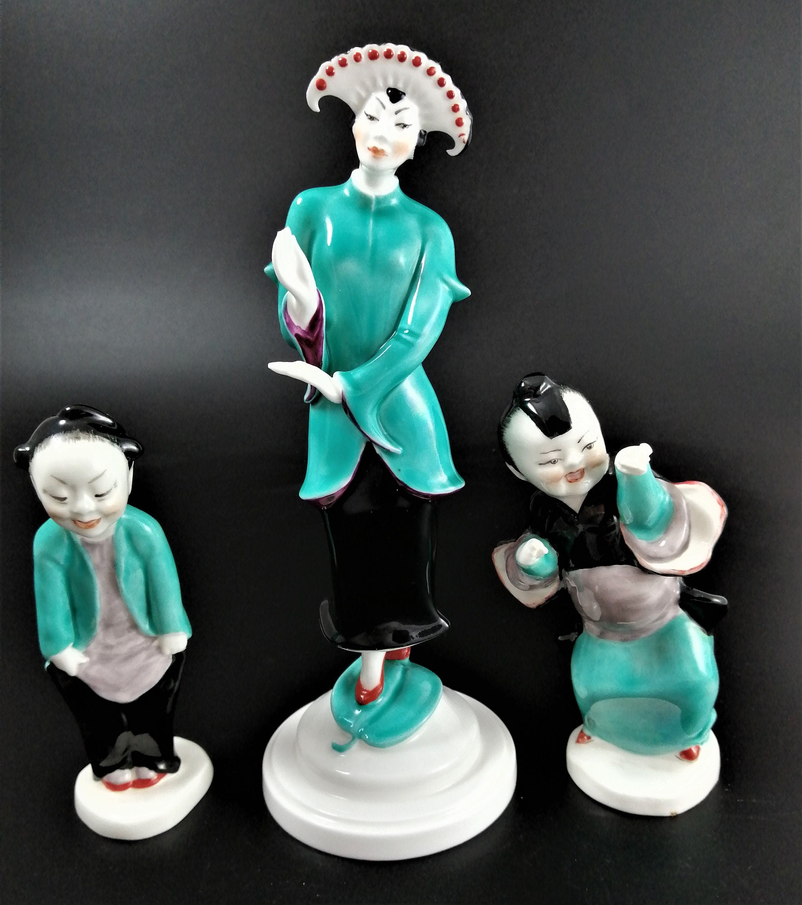 Vintage triptych of three Chinoiserie figurines,Royal Worcester