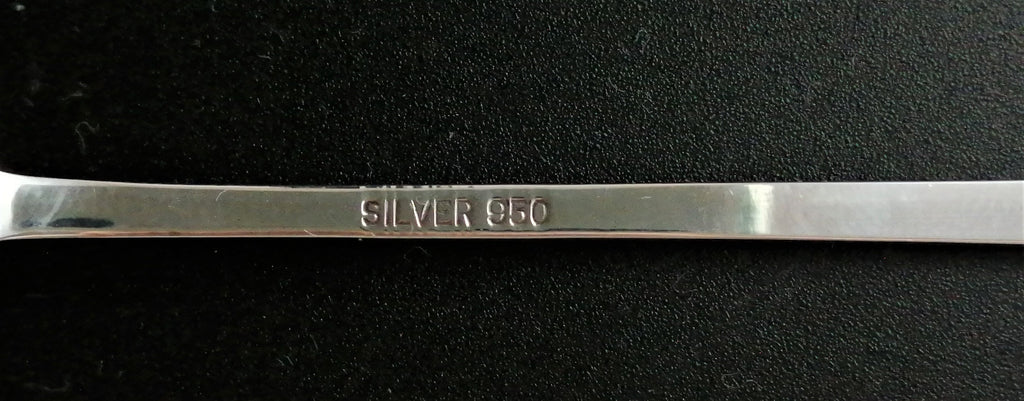 Pair of .950 silver commemorative spoons, "Ganken", Japan, in an original case.