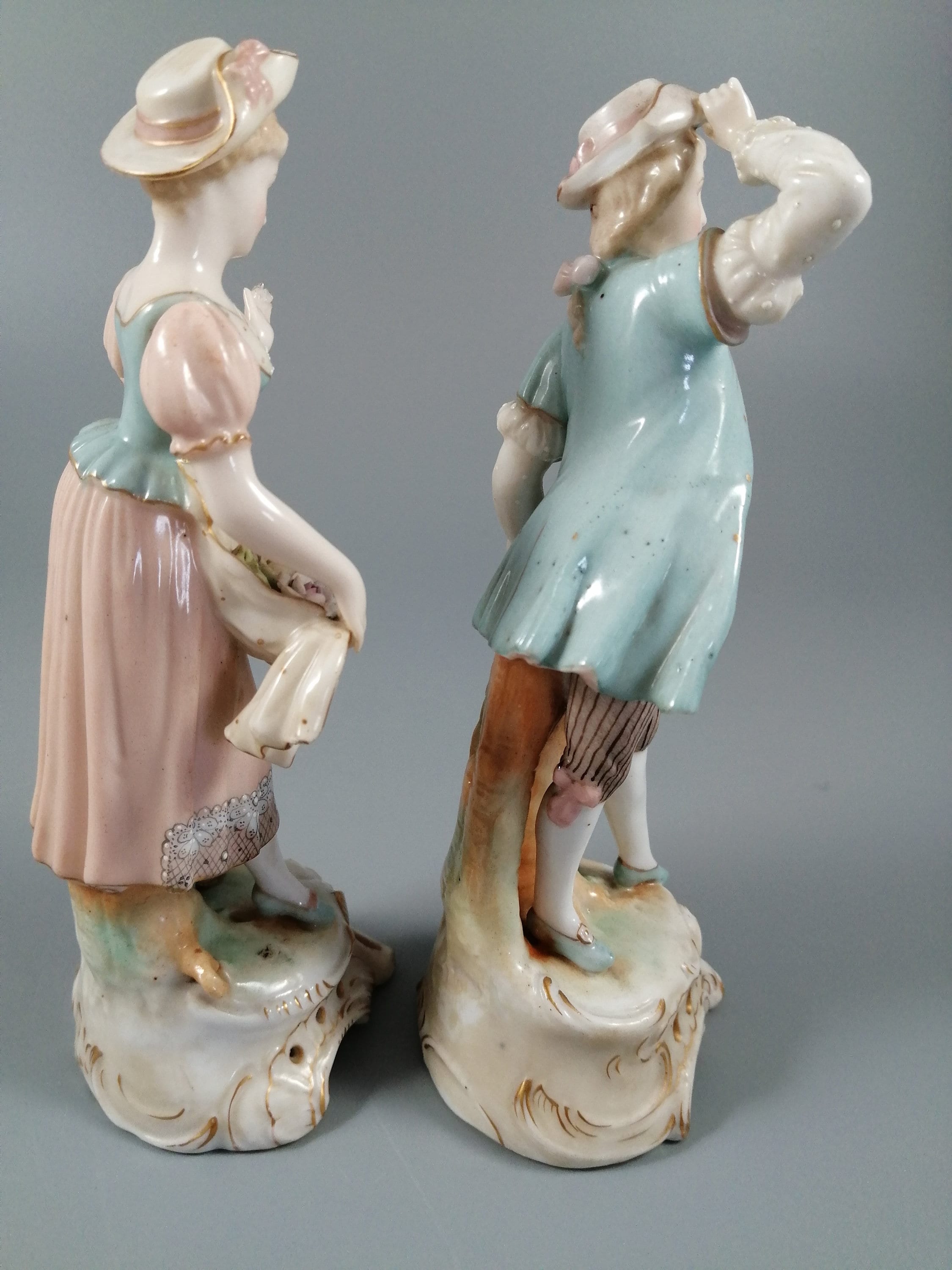 Antique porcelain figurines, Christian Nonne of Aelteste Volkstedter , 19th