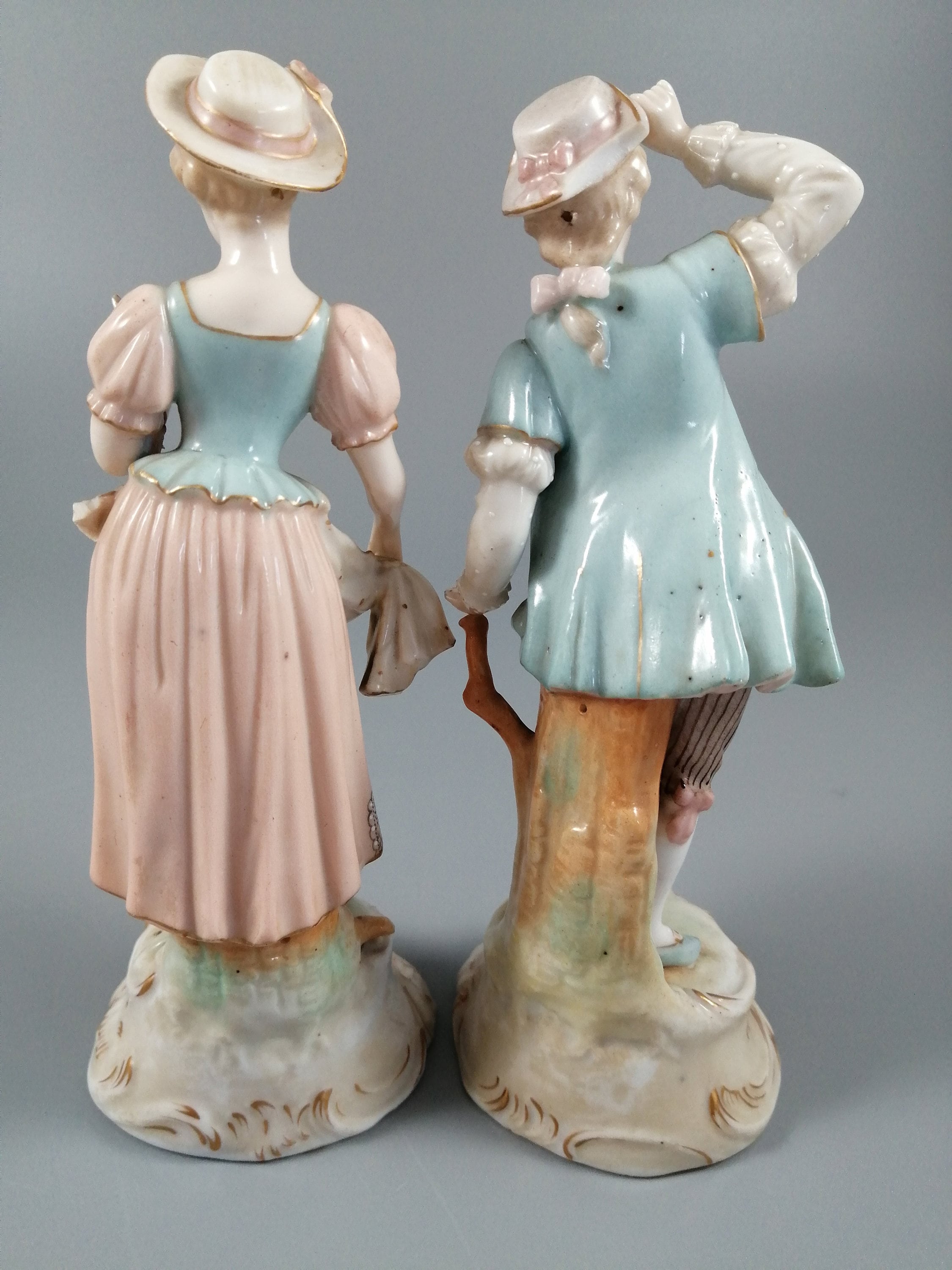 Antique porcelain figurines, Christian Nonne of Aelteste Volkstedter , 19th
