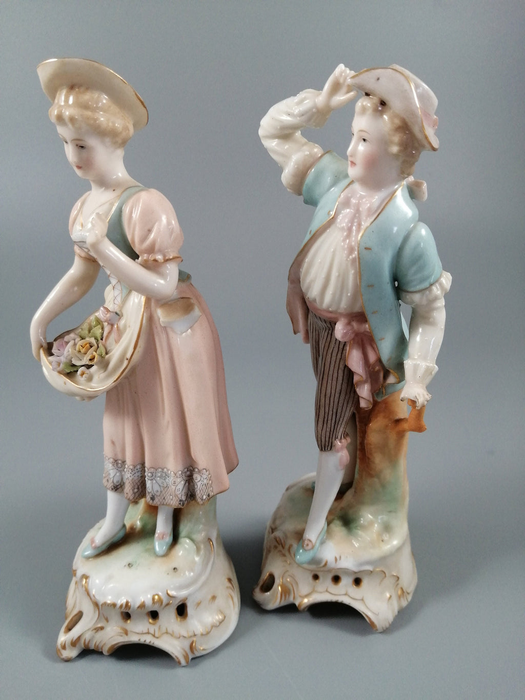 Antique porcelain figurines, Christian Nonne of Aelteste Volkstedter , 19th