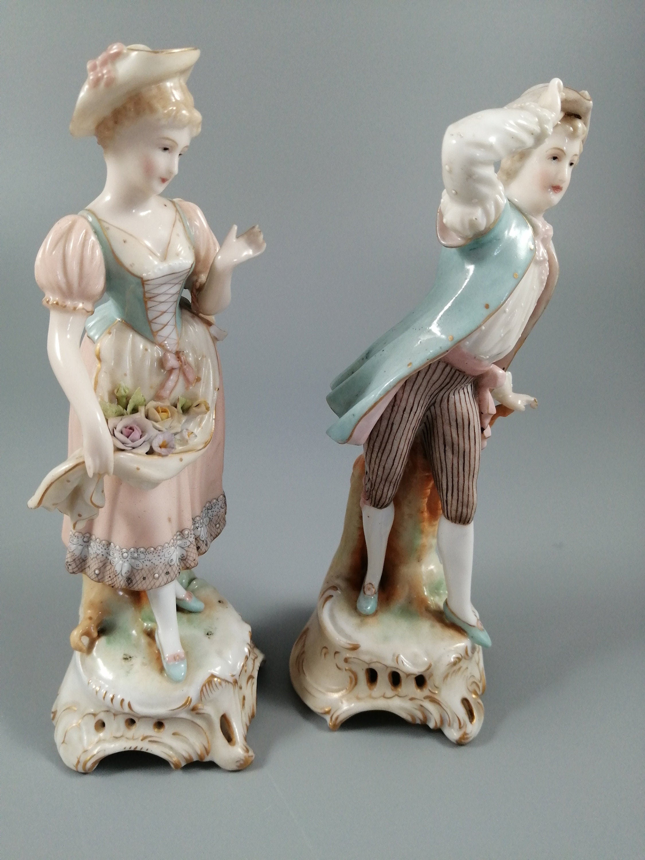Antique porcelain figurines, Christian Nonne of Aelteste Volkstedter , 19th