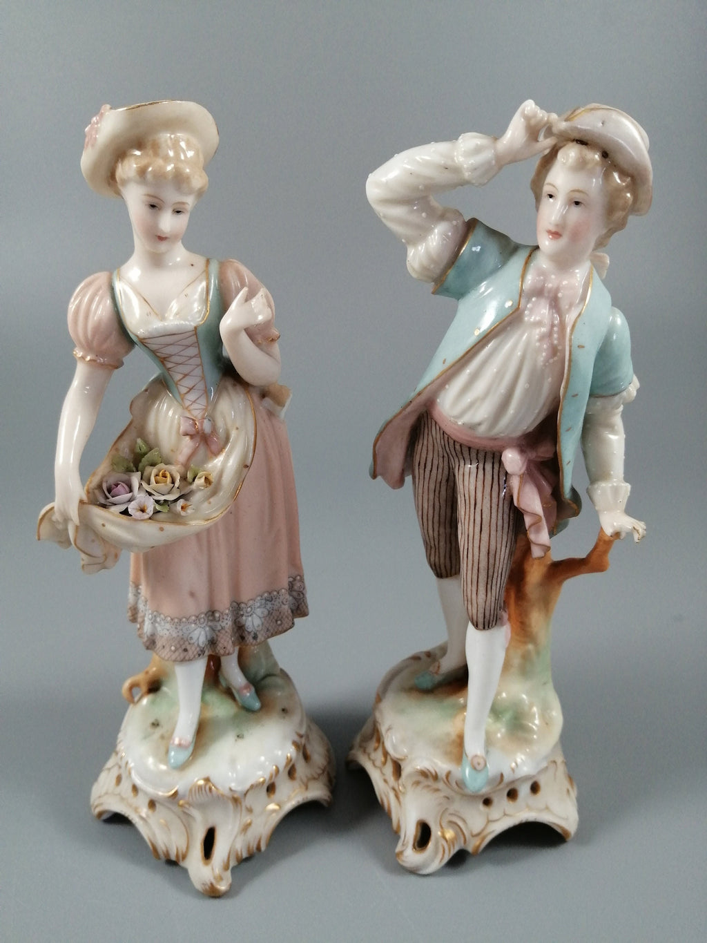 Antique porcelain figurines, Christian Nonne of Aelteste Volkstedter , 19th
