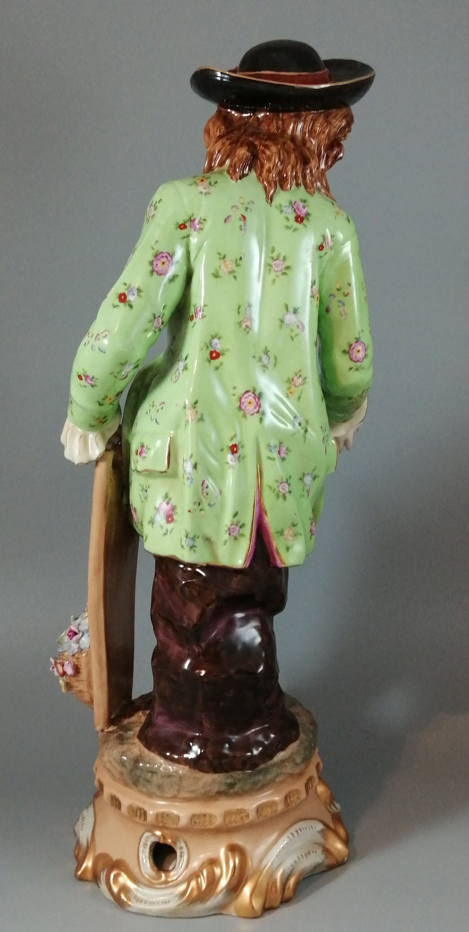 Porcelain figurine, crossed swords,Meissen style, 19th century,very large.