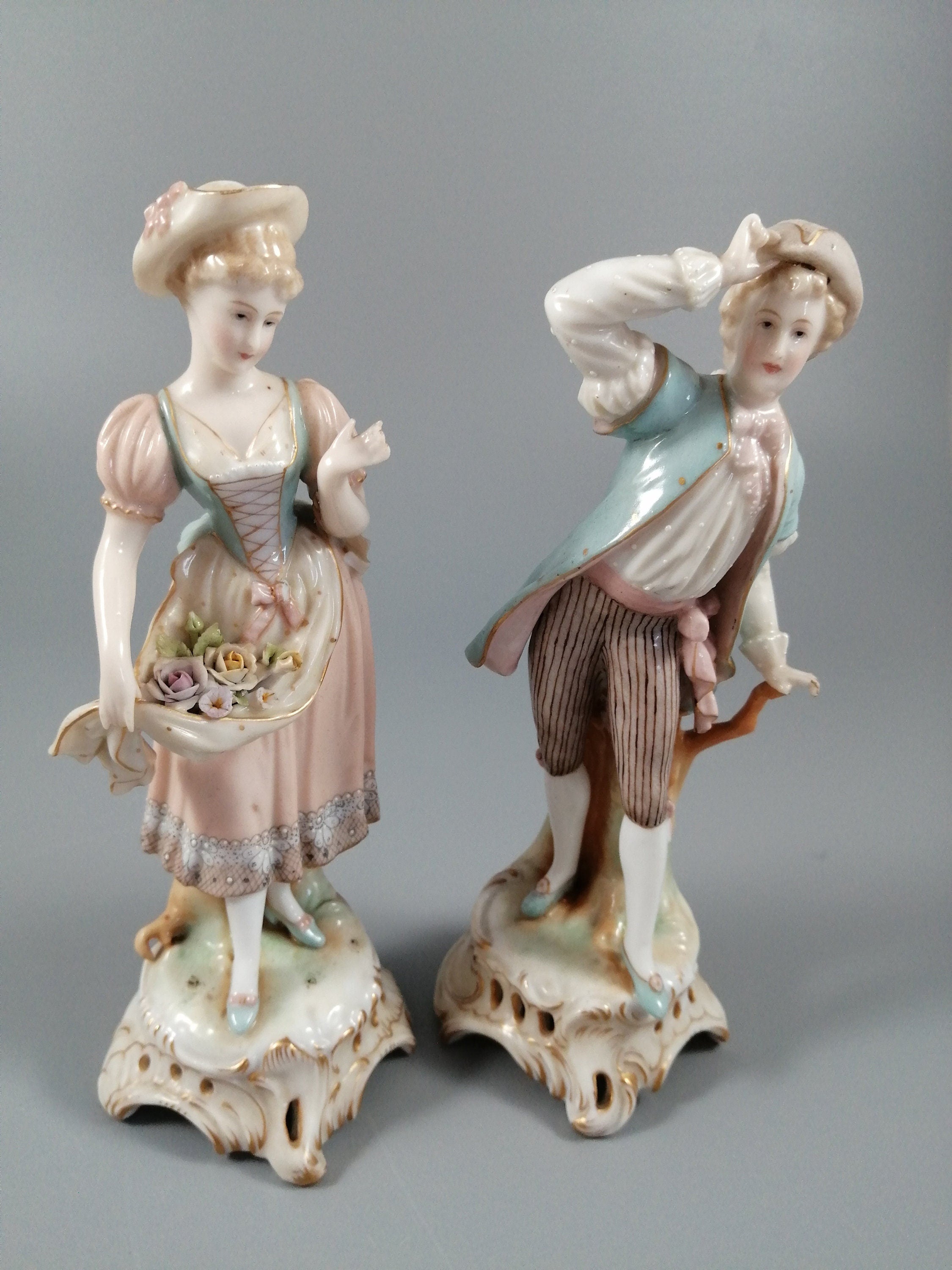 Antique porcelain figurines, Christian Nonne of Aelteste Volkstedter , 19th