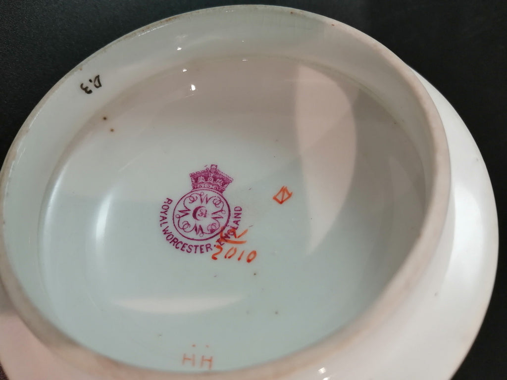 A Royal Worcester jar and cover for Stonier & Co., Liverpool, 'The Stuart',1889