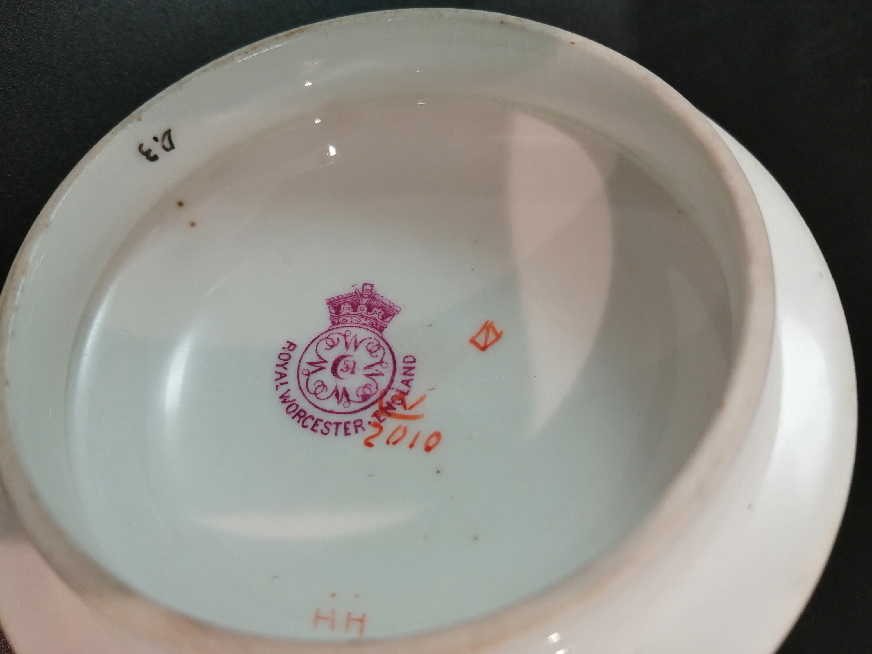A Royal Worcester jar and cover for Stonier & Co., Liverpool, 'The Stuart',1889