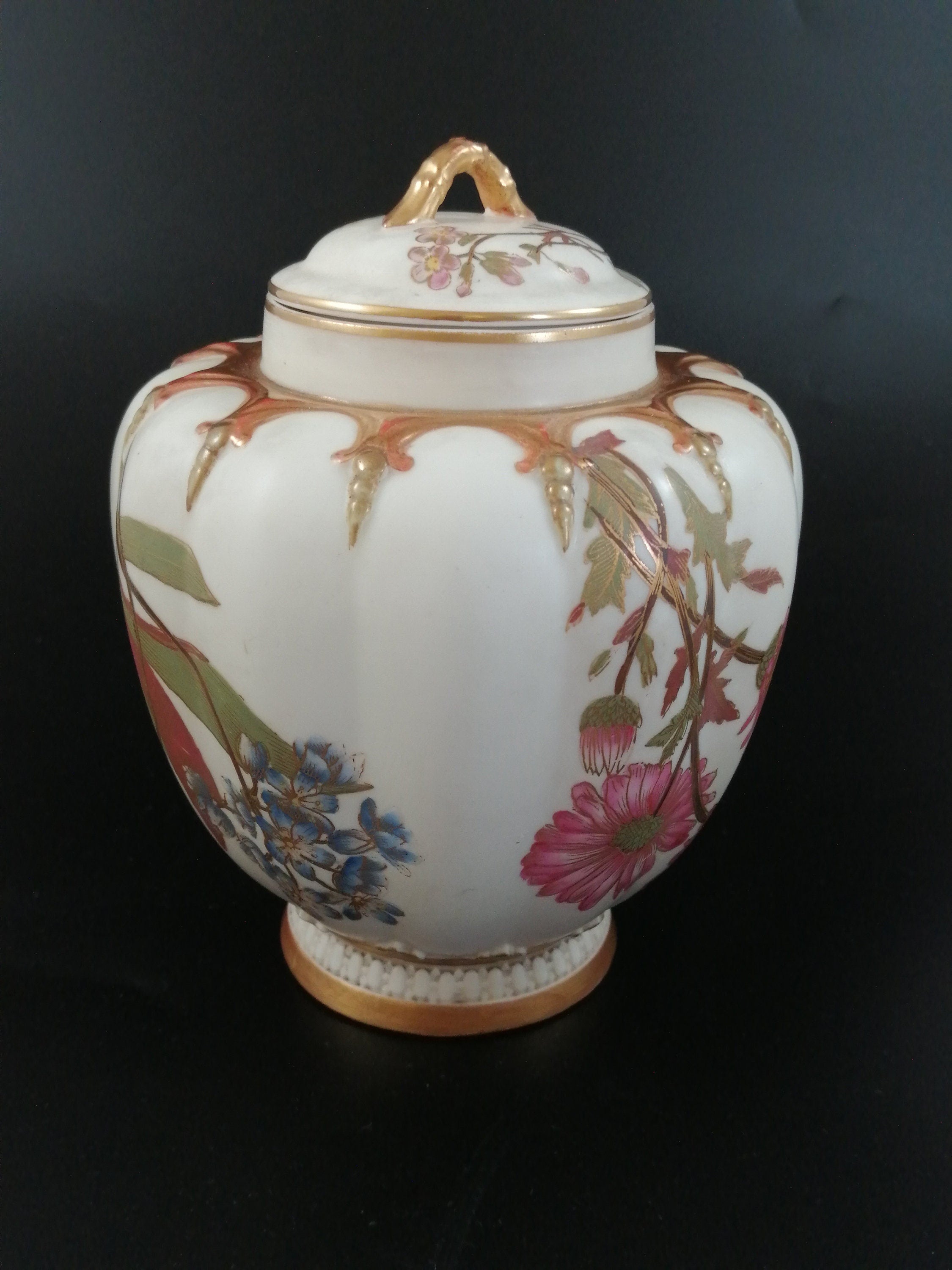 A Royal Worcester jar and cover for Stonier & Co., Liverpool, 'The Stuart',1889