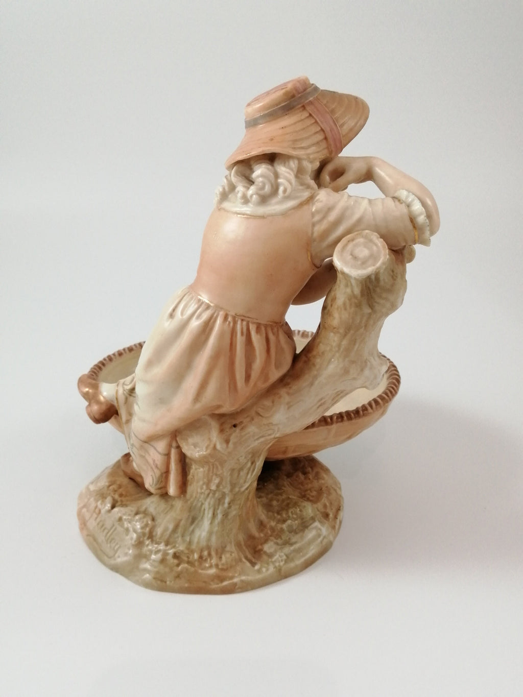 Royal Worcester Figurine: Antique Blush Ivory Bonbon Dish, James Hadley 1889