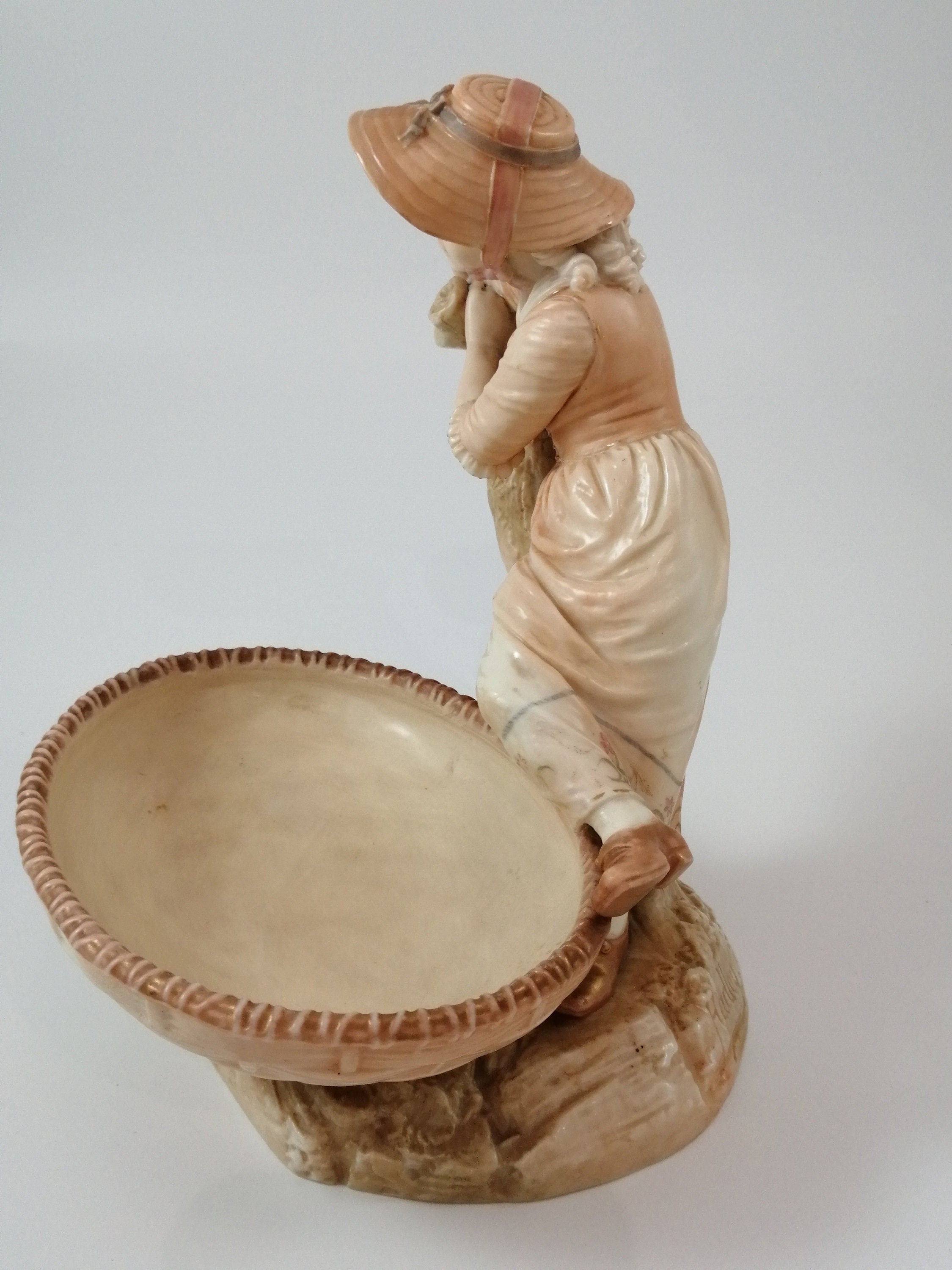 Royal Worcester Figurine: Antique Blush Ivory Bonbon Dish, James Hadley 1889