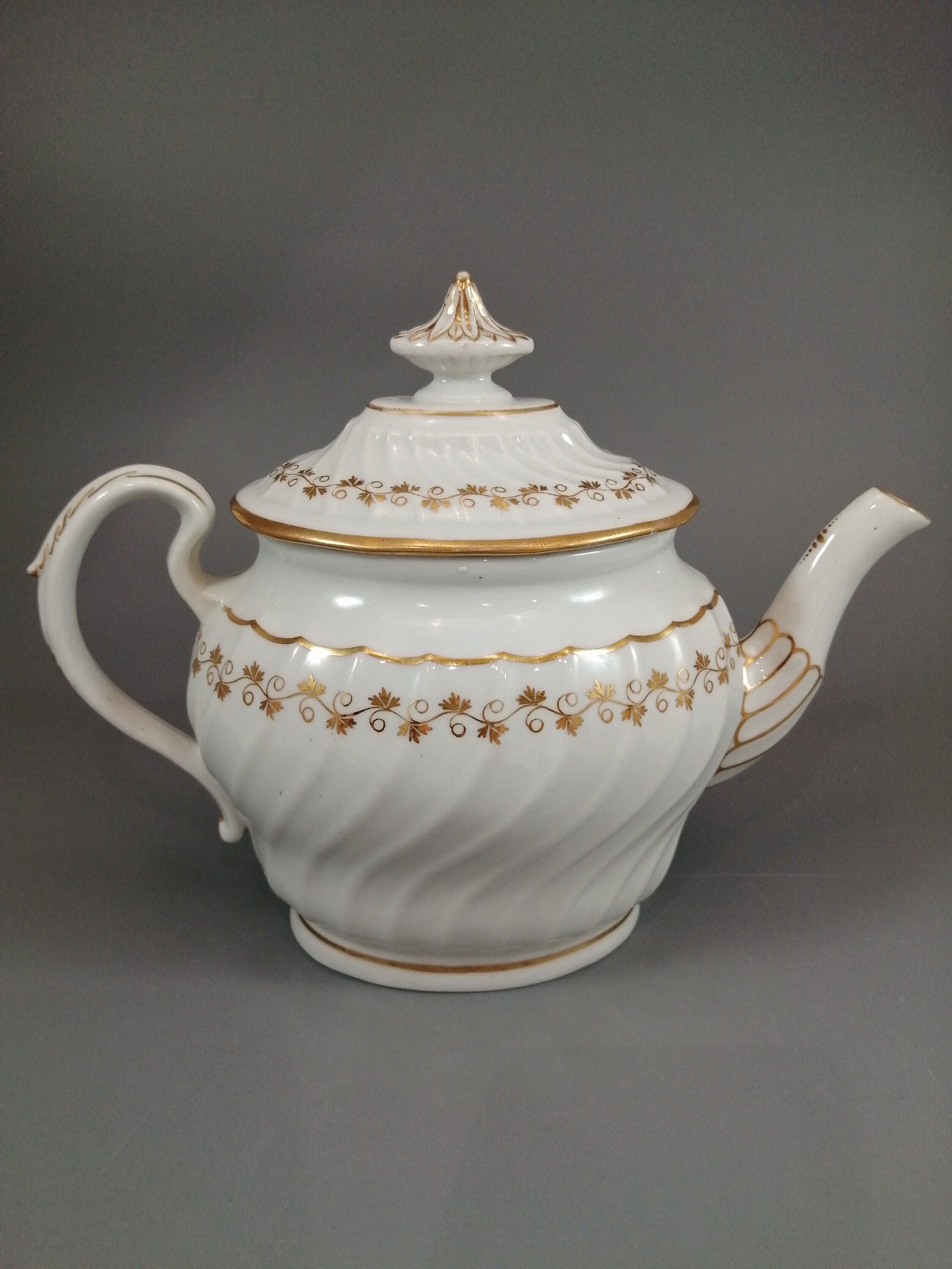 Antique Flight & Barr Worcester Teapot with Stand: Gold Floral, c. 1793-1804