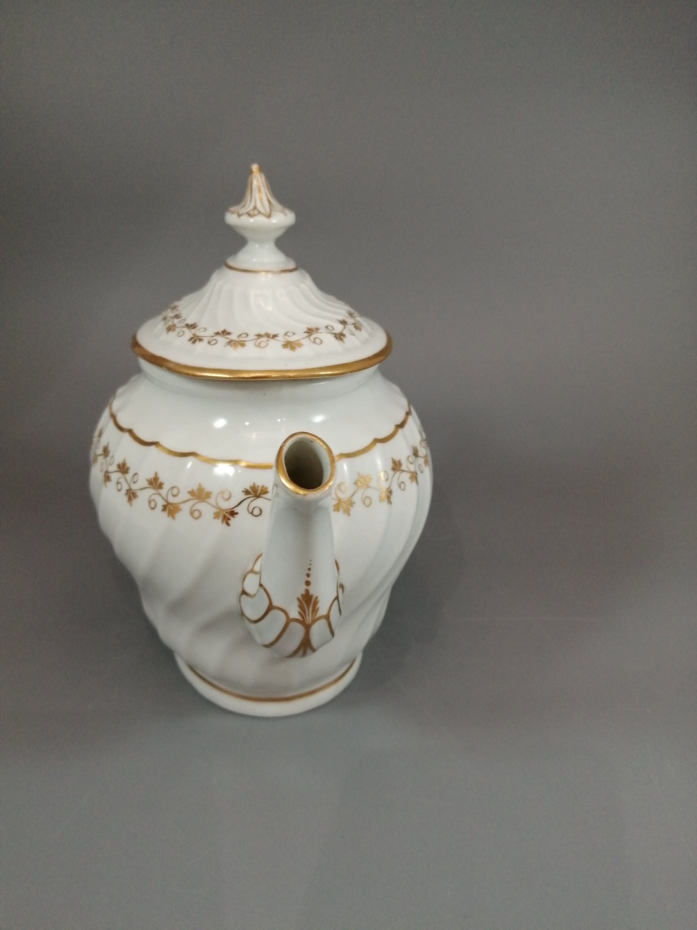 Antique Flight & Barr Worcester Teapot with Stand: Gold Floral, c. 1793-1804