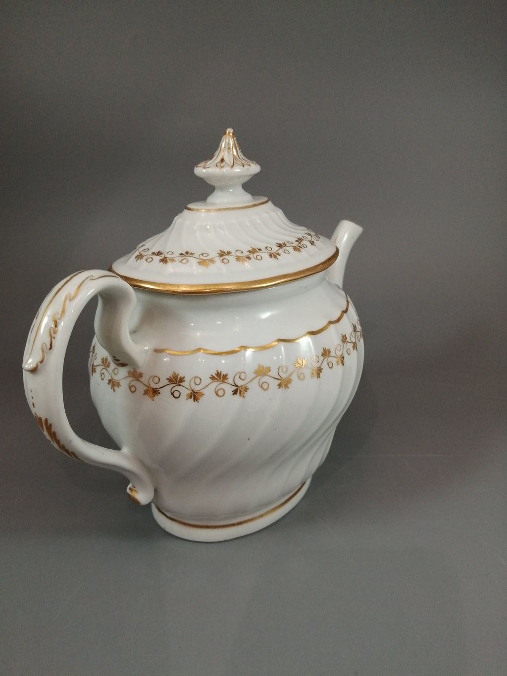 Antique Flight & Barr Worcester Teapot with Stand: Gold Floral, c. 1793-1804