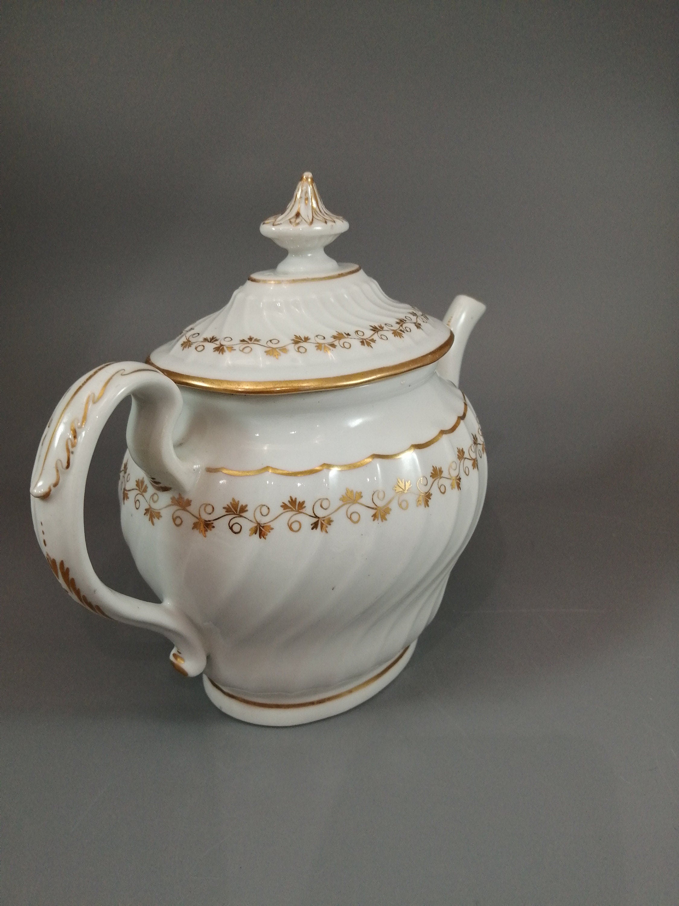 Antique Flight & Barr Worcester Teapot with Stand: Gold Floral, c. 1793-1804
