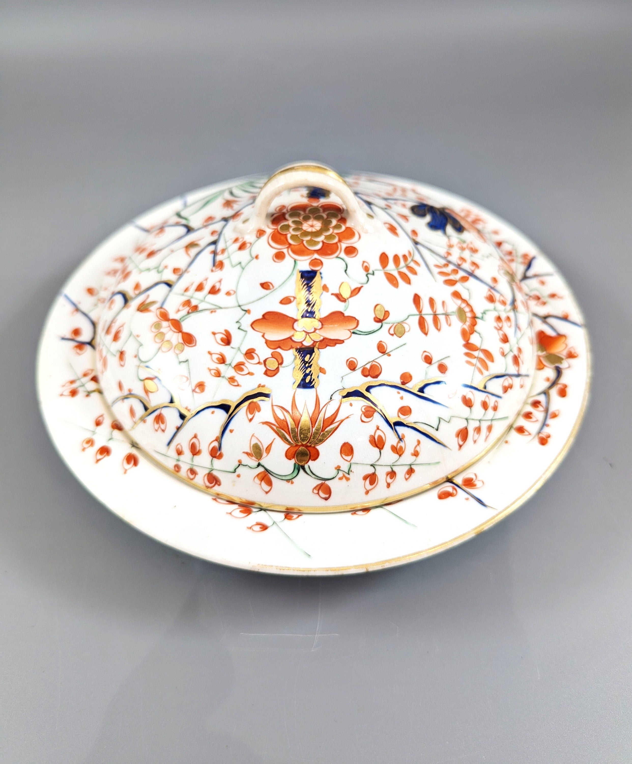 Old Derby Kakiemon style butter dish with 'Two Quails' pattern, c.1820.  Very rare
