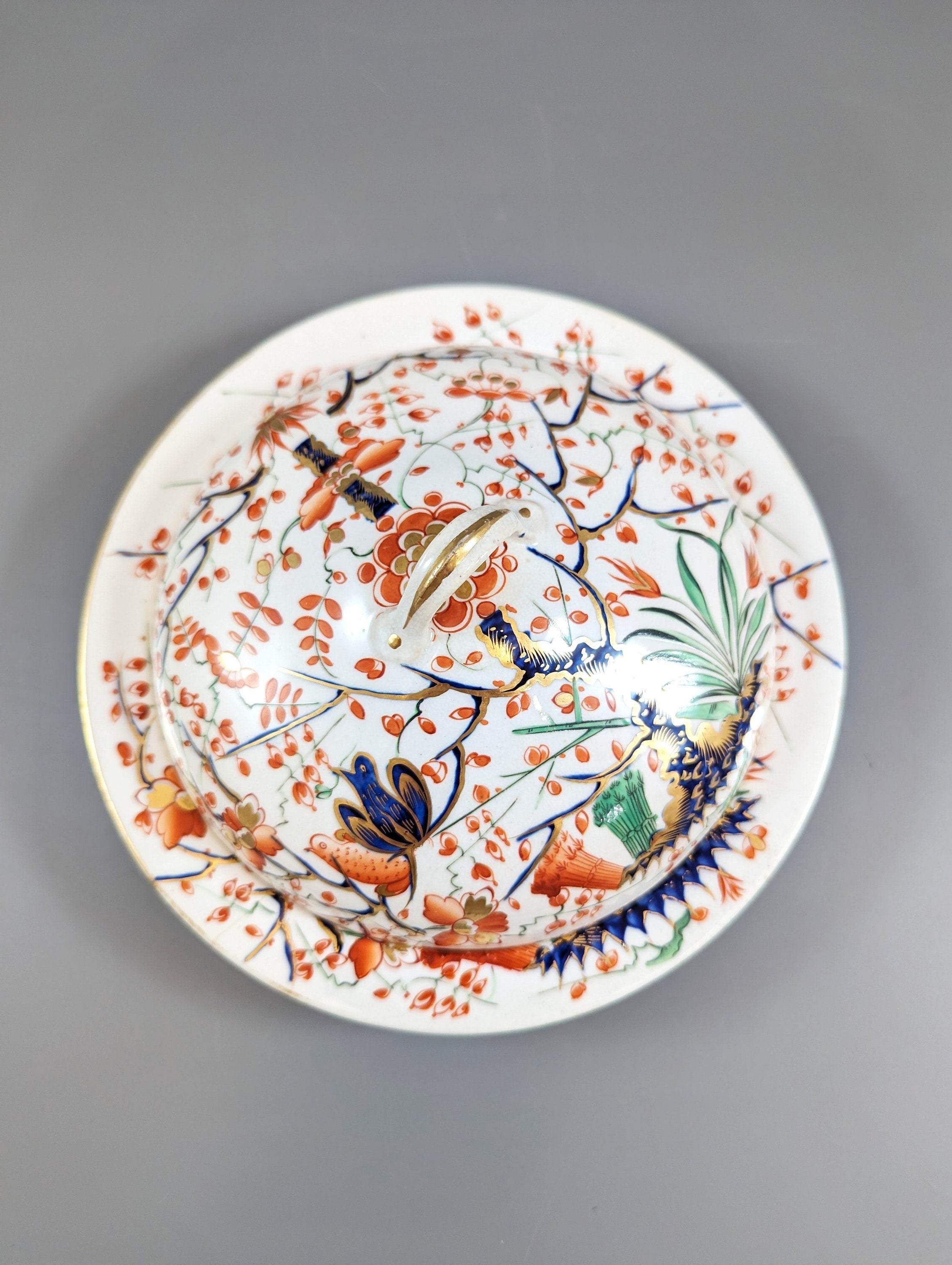 Old Derby Kakiemon style butter dish with 'Two Quails' pattern, c.1820.  Very rare