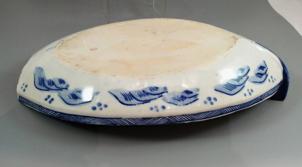 Antique Japanese Imari dish in the form of a Treasure Boat ‘Takarabune’, Meiji Period, circa 1900