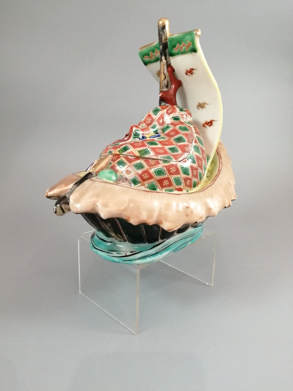 Japanese Kutani censer in the shape of a treasure ship, Takarabune, Meiji period