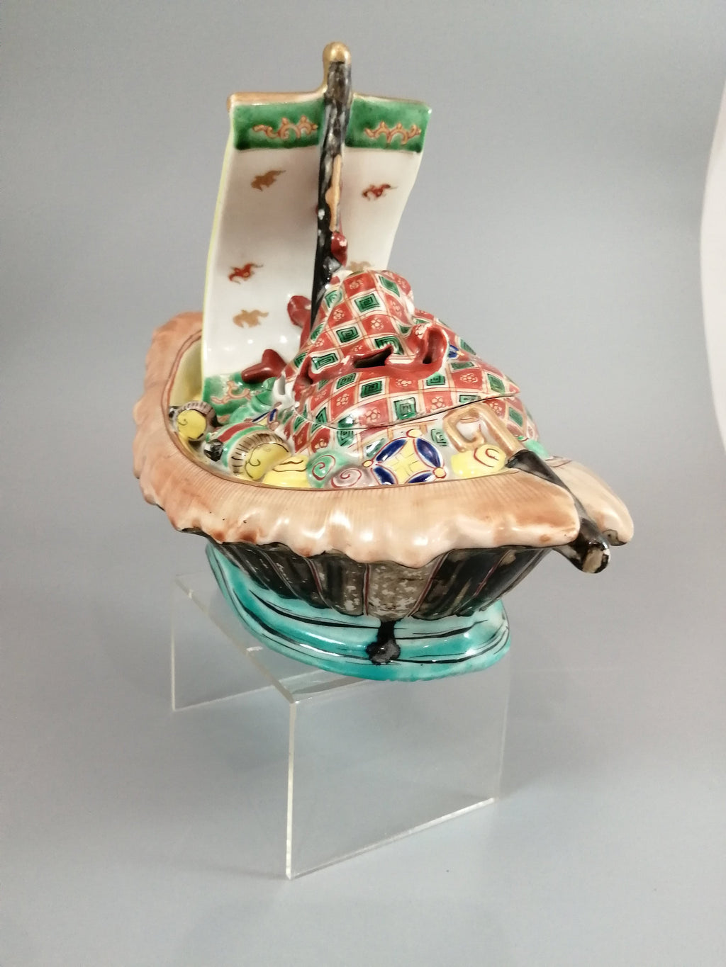 Japanese Kutani censer in the shape of a treasure ship, Takarabune, Meiji period