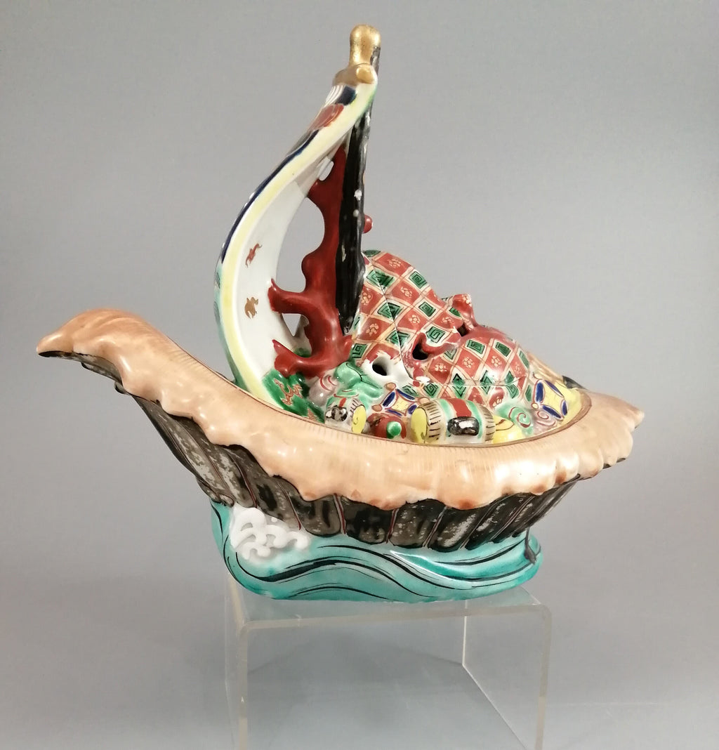 Japanese Kutani censer in the shape of a treasure ship, Takarabune, Meiji period