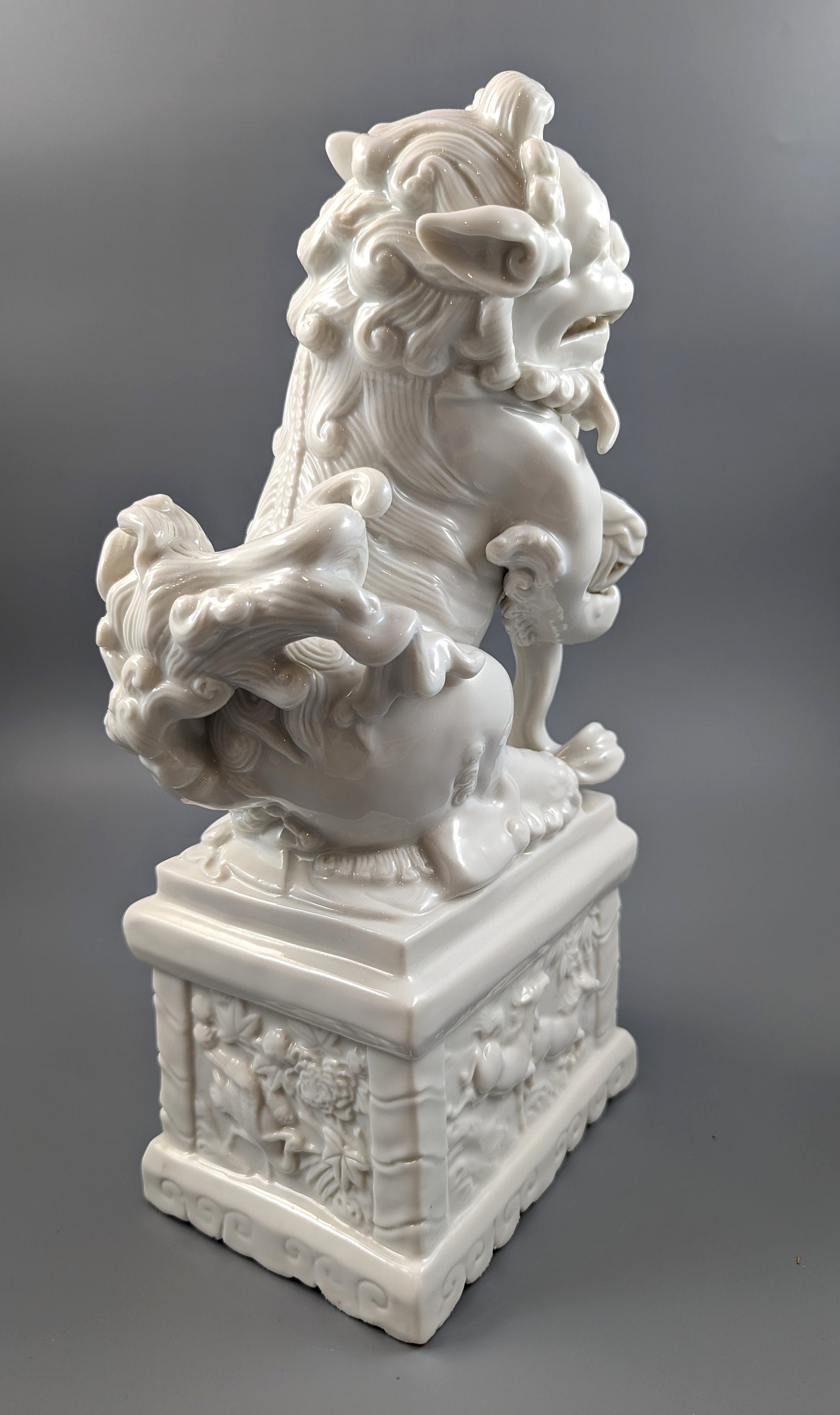 Antique chinese porcelain Blanc De Chine  Foo Dog