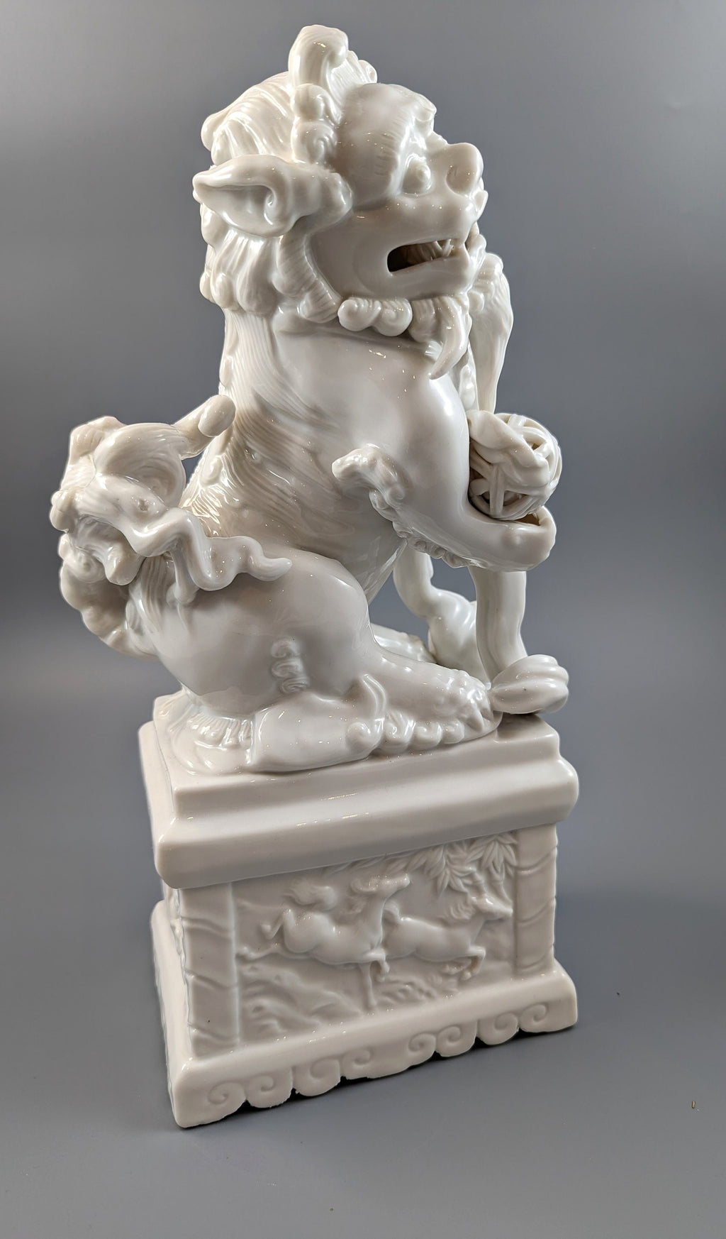 Antique chinese porcelain Blanc De Chine  Foo Dog