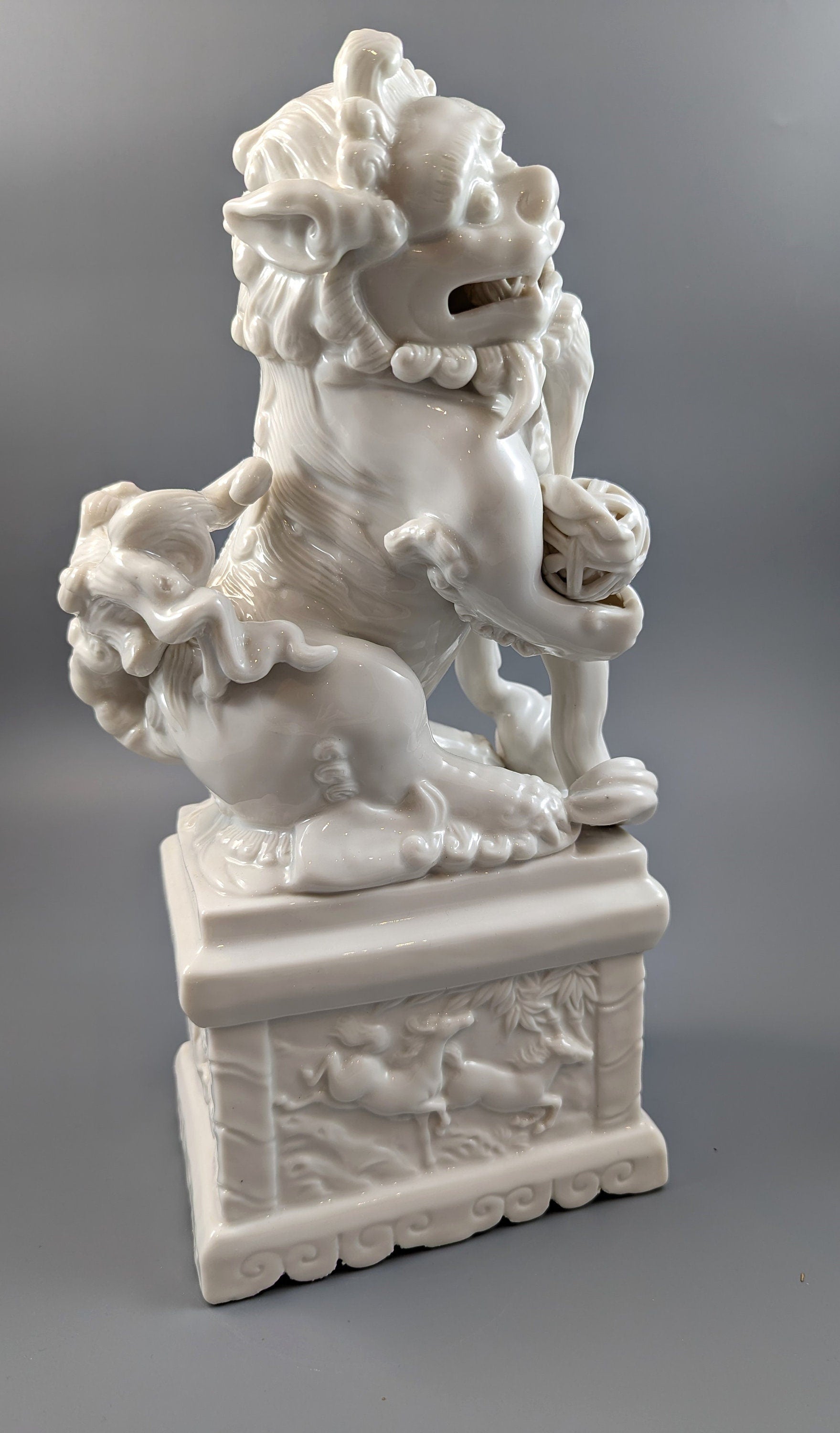 Antique chinese porcelain Blanc De Chine  Foo Dog