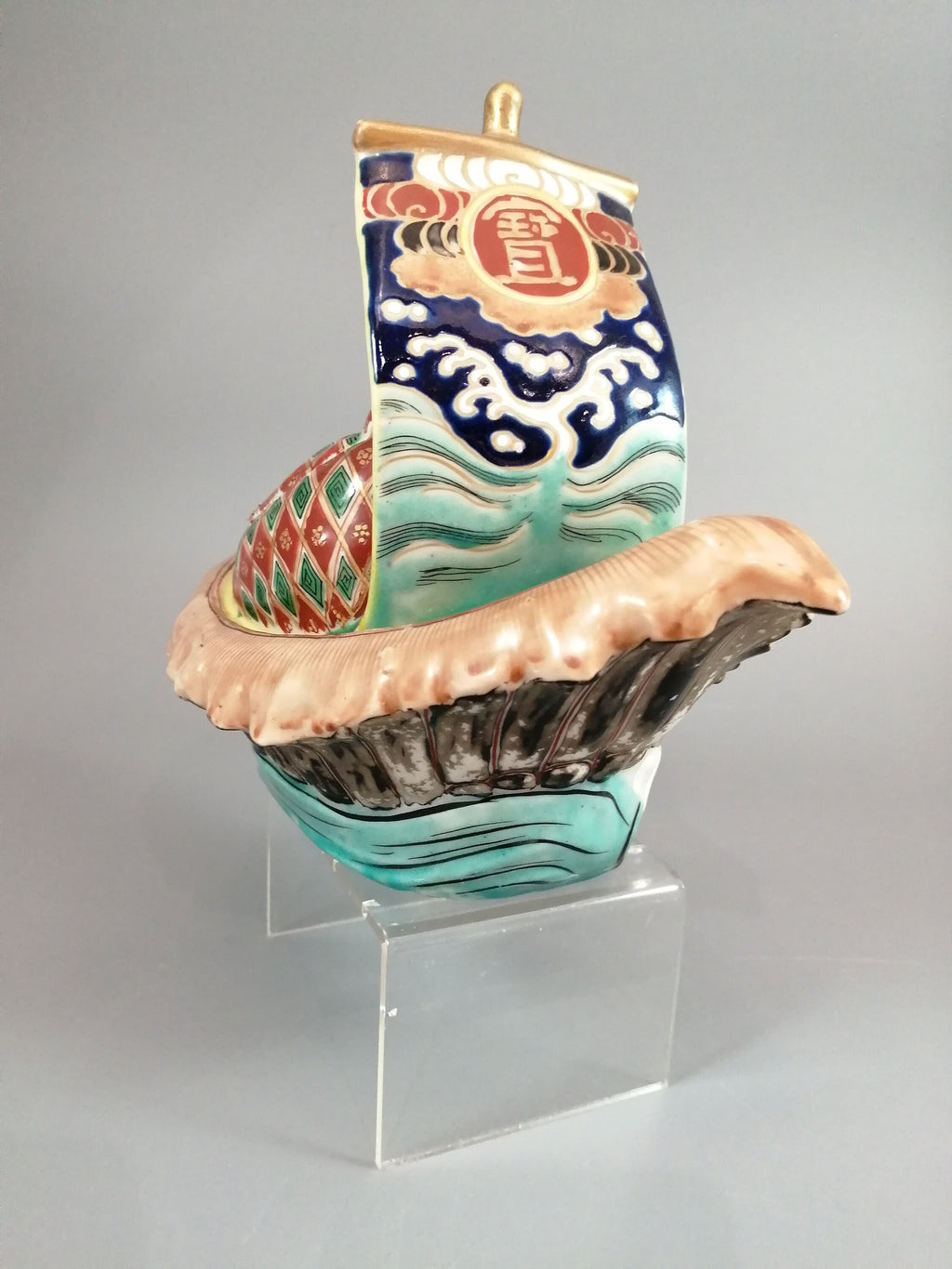 Japanese Kutani censer in the shape of a treasure ship, Takarabune, Meiji period