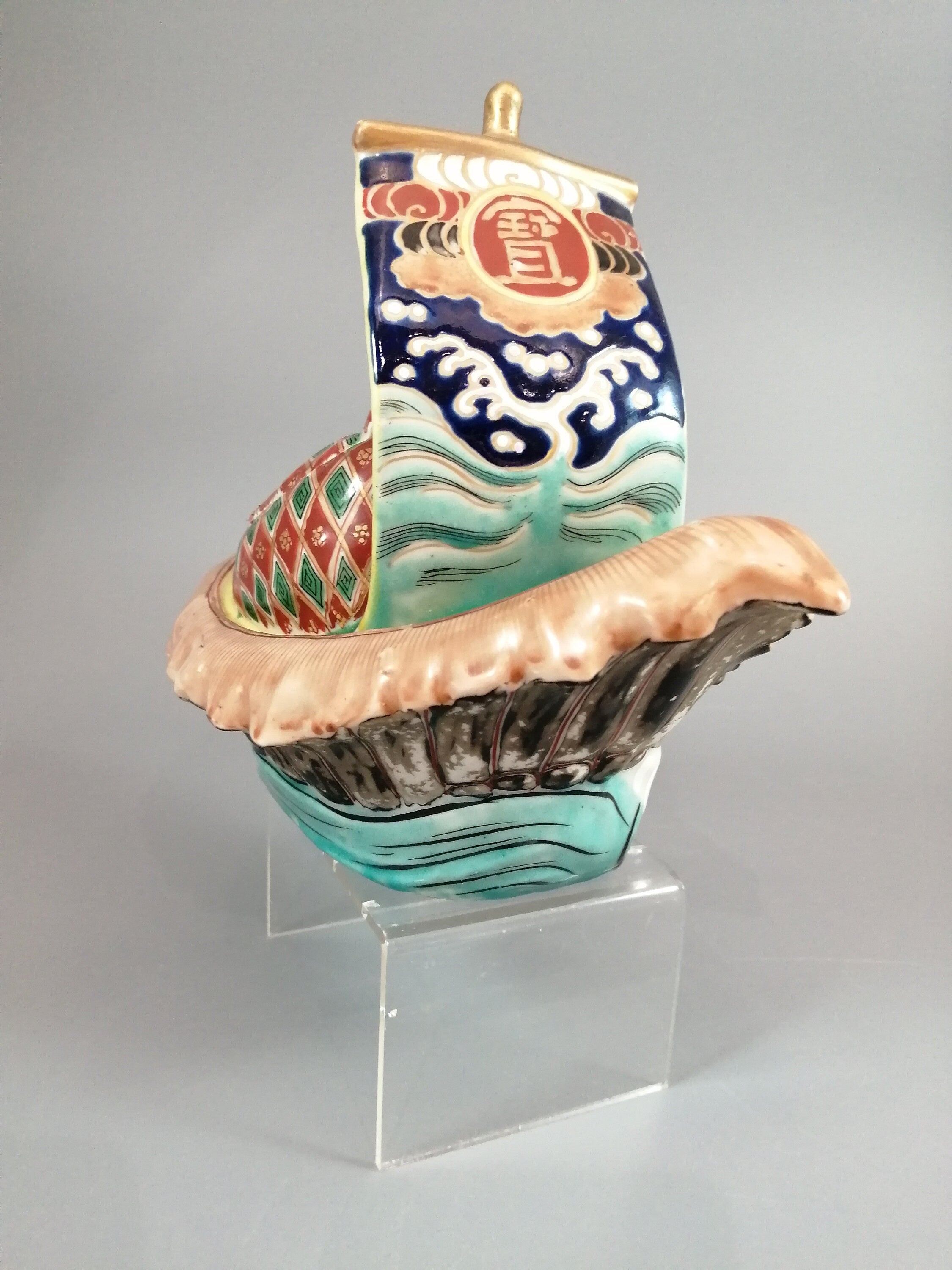 Japanese Kutani censer in the shape of a treasure ship, Takarabune, Meiji period
