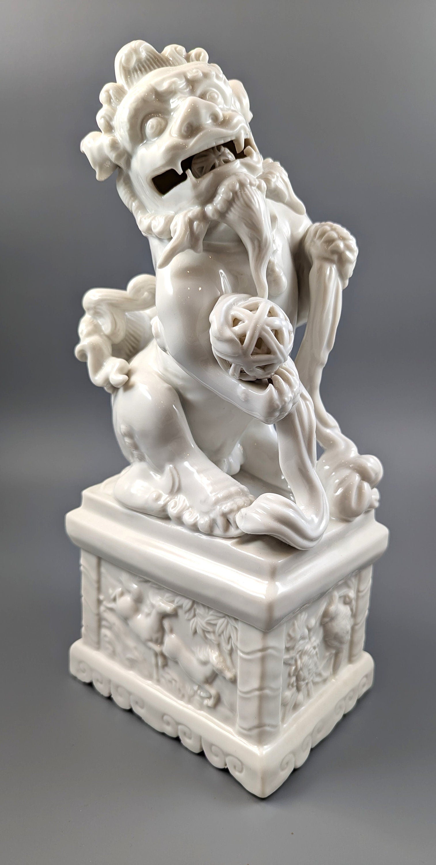 Antique chinese porcelain Blanc De Chine  Foo Dog