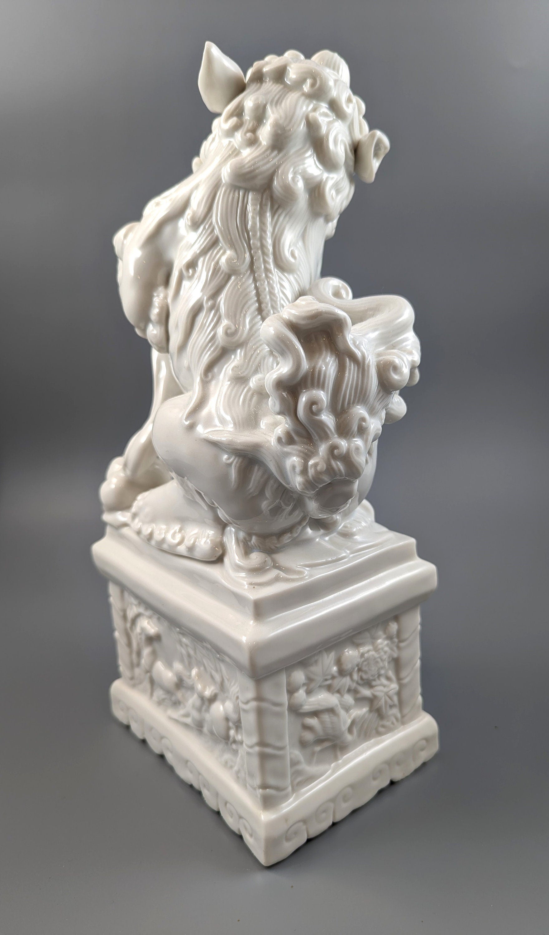 Antique chinese porcelain Blanc De Chine  Foo Dog